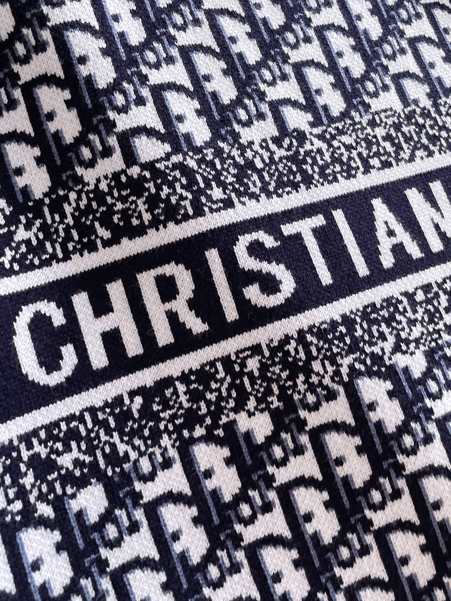 毛衣 2025秋冬最新系列，专柜1:1顶级复刻，全品相！加厚款，潮人必备单品！懂货的老铁赶紧下手，面料：