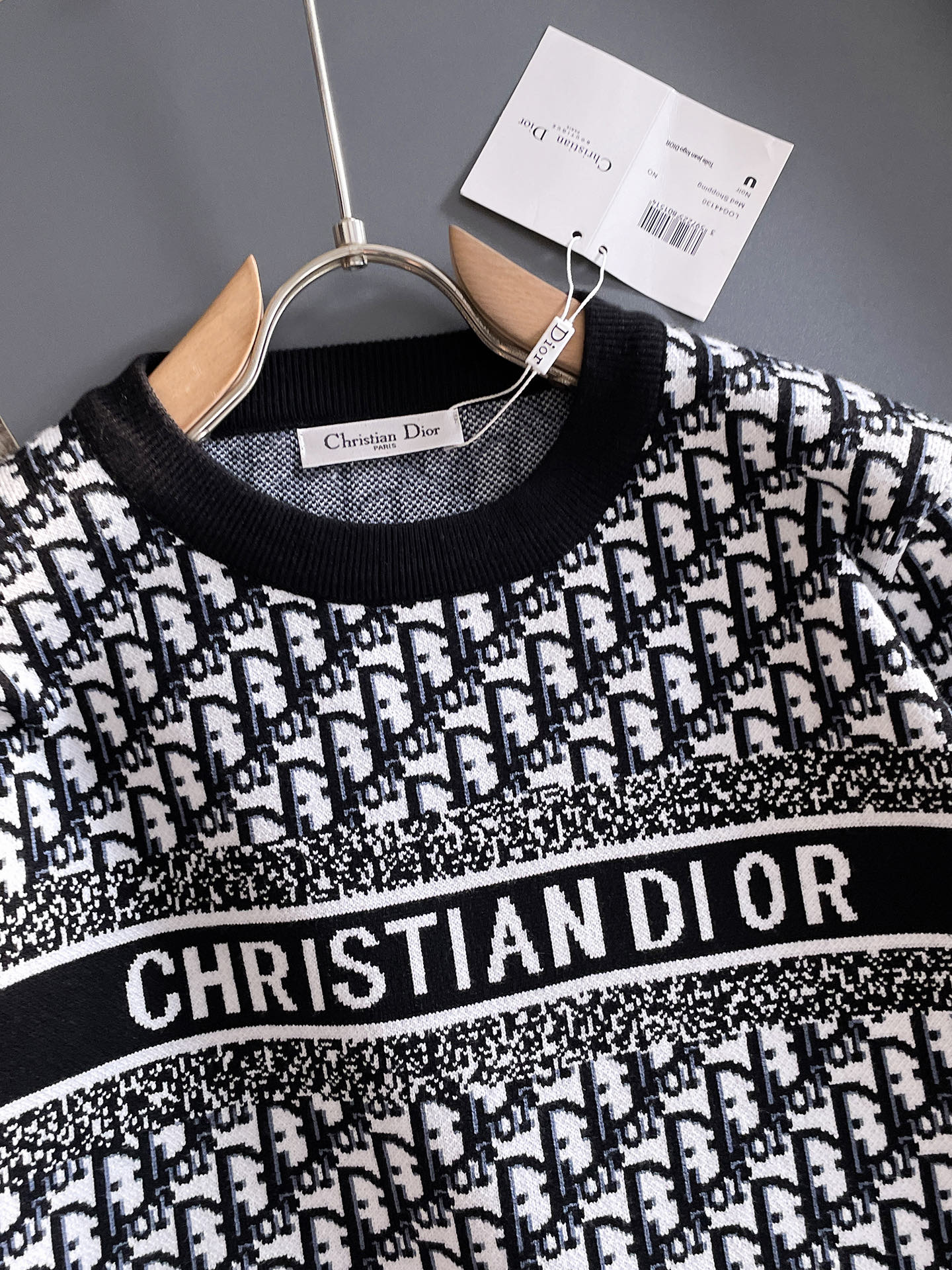 毛衣 2025秋冬最新系列，专柜1:1顶级复刻，全品相！加厚款，潮人必备单品！懂货的老铁赶紧下手，面料：