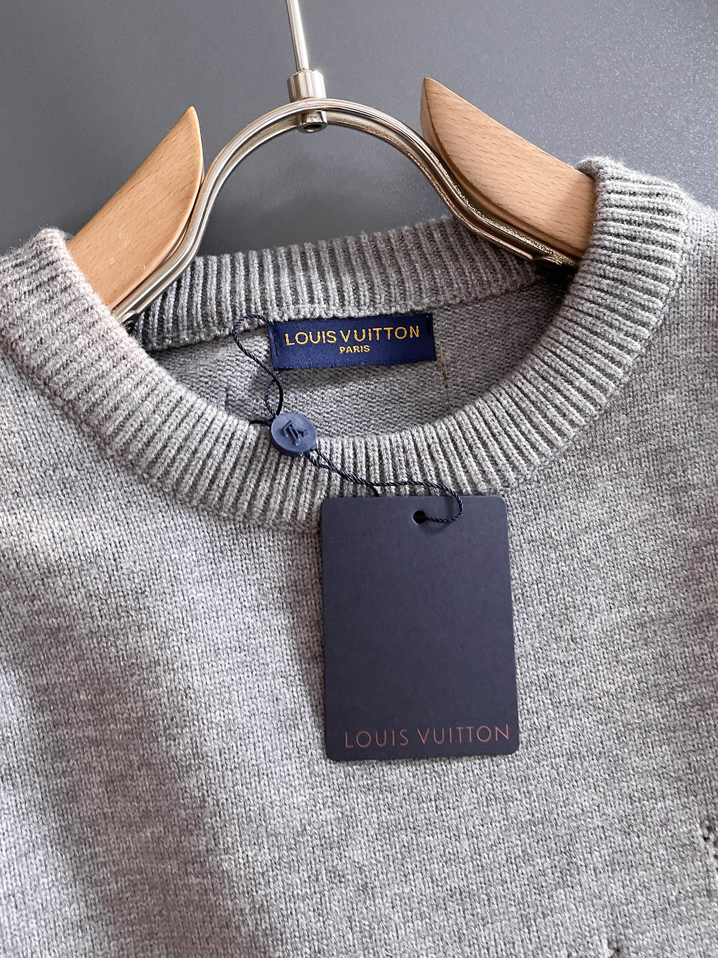 毛衣 2025秋冬最新系列，专柜1:1顶级复刻，全品相！加厚款，潮人必备单品！懂货的老铁赶紧下手，面料：