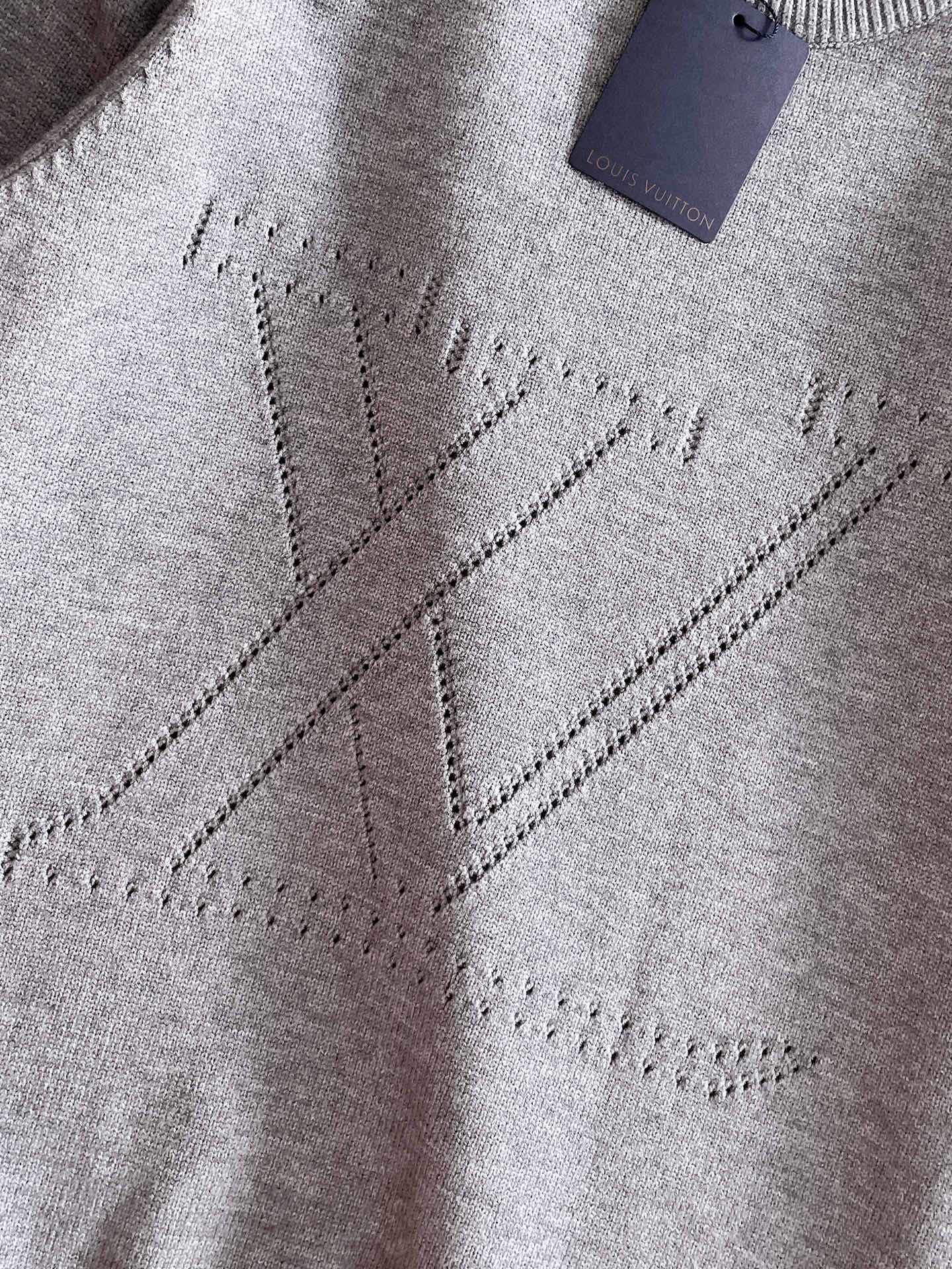 毛衣 2025秋冬最新系列，专柜1:1顶级复刻，全品相！加厚款，潮人必备单品！懂货的老铁赶紧下手，面料：