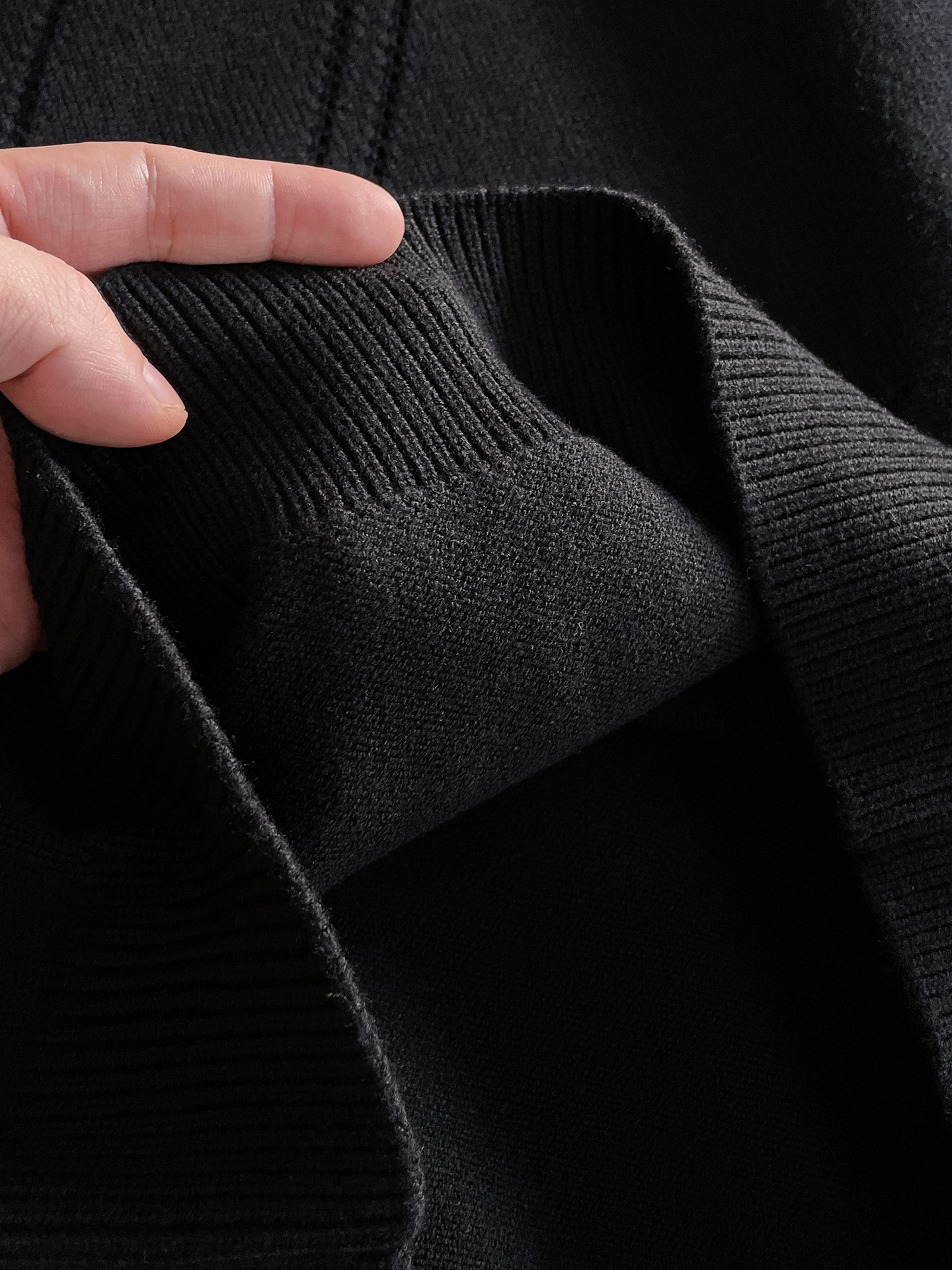 毛衣 2025秋冬最新系列，专柜1:1顶级复刻，全品相！加厚款，潮人必备单品！懂货的老铁赶紧下手，面料：