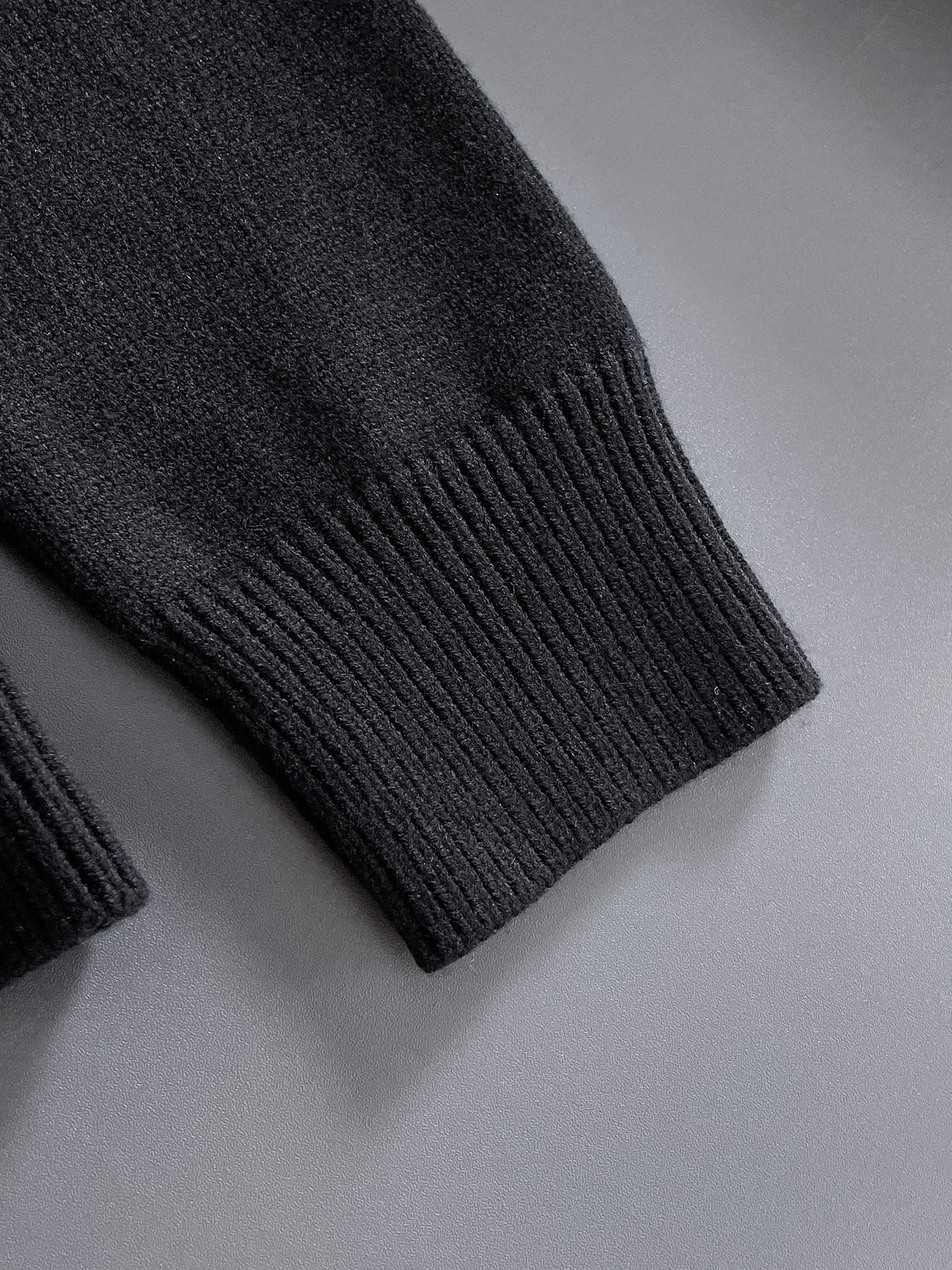 毛衣 2025秋冬最新系列，专柜1:1顶级复刻，全品相！加厚款，潮人必备单品！懂货的老铁赶紧下手，面料：