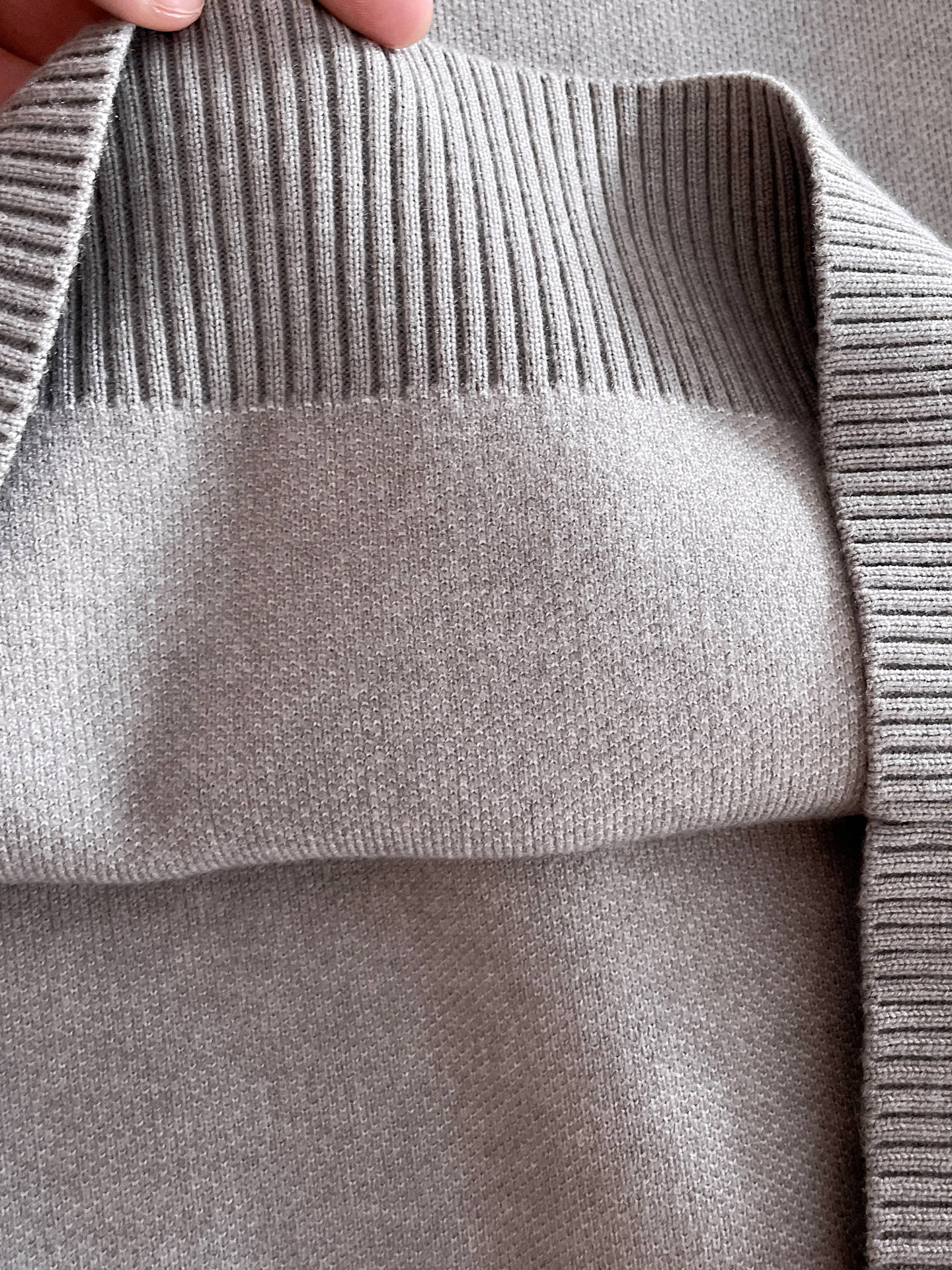 毛衣 2025秋冬最新系列，专柜1:1顶级复刻，全品相！加厚款，潮人必备单品！懂货的老铁赶紧下手，面料：