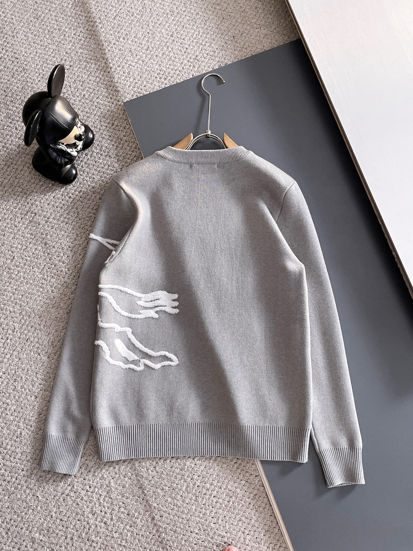 毛衣 2025秋冬最新系列，专柜1:1顶级复刻，全品相！加厚款，潮人必备单品！懂货的老铁赶紧下手，面料：