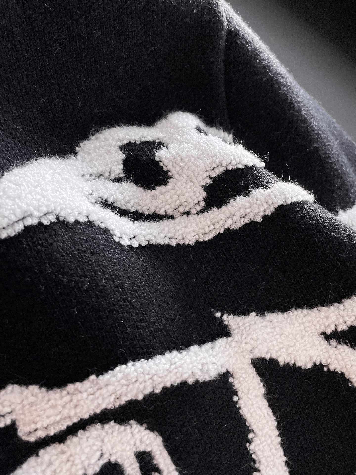 毛衣 2025秋冬最新系列，专柜1:1顶级复刻，全品相！加厚款，潮人必备单品！懂货的老铁赶紧下手，面料：