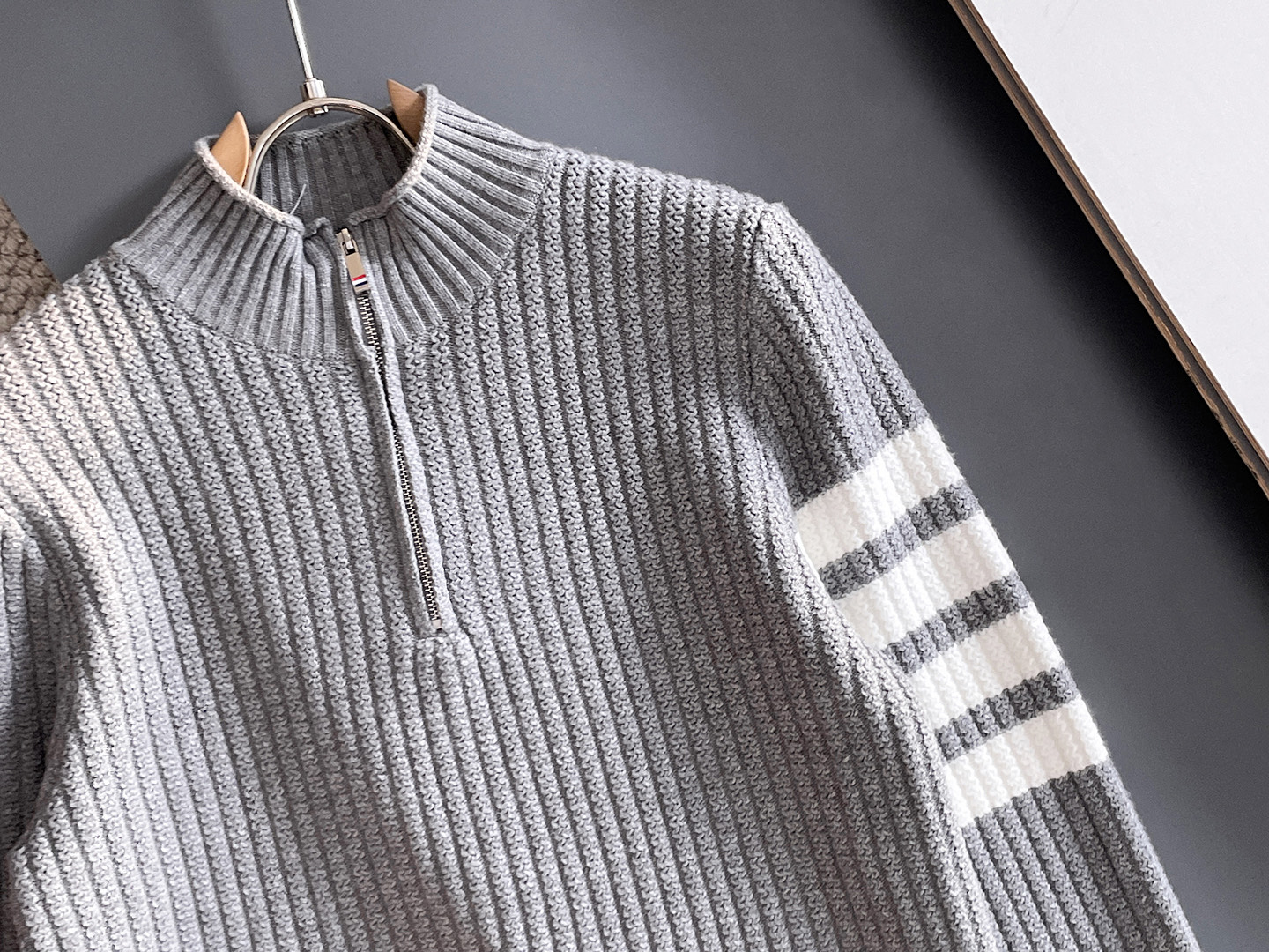 毛衣 2025秋冬最新系列，专柜1:1顶级复刻，全品相！加厚款，潮人必备单品！懂货的老铁赶紧下手，面料：