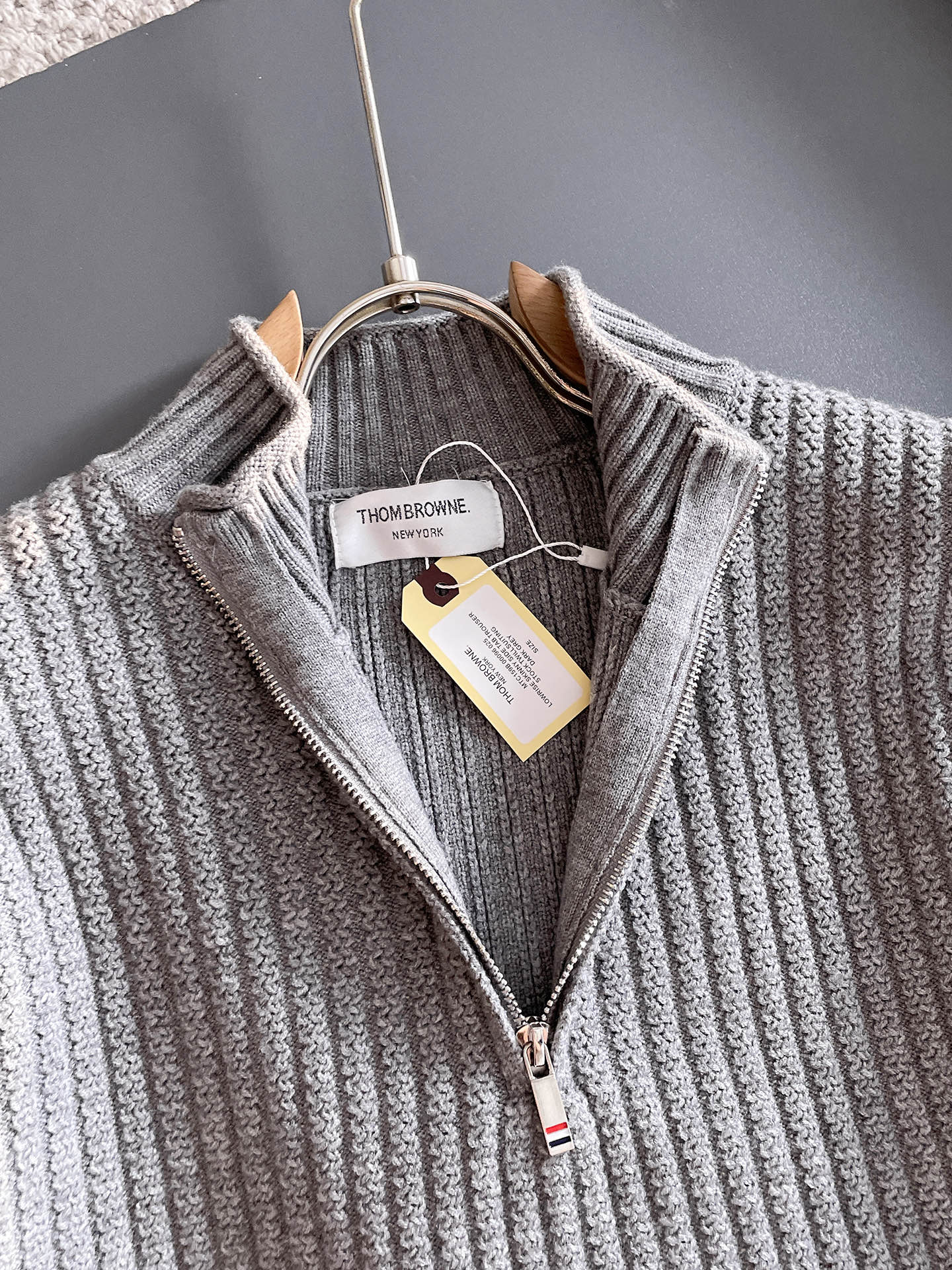 毛衣 2025秋冬最新系列，专柜1:1顶级复刻，全品相！加厚款，潮人必备单品！懂货的老铁赶紧下手，面料：