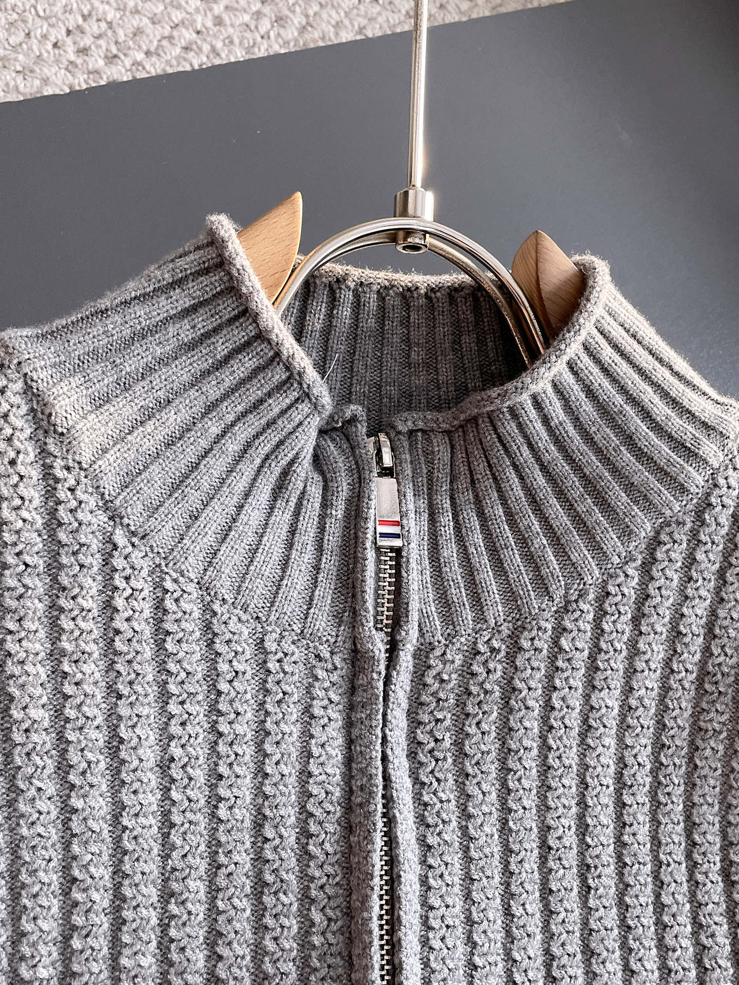 毛衣 2025秋冬最新系列，专柜1:1顶级复刻，全品相！加厚款，潮人必备单品！懂货的老铁赶紧下手，面料：