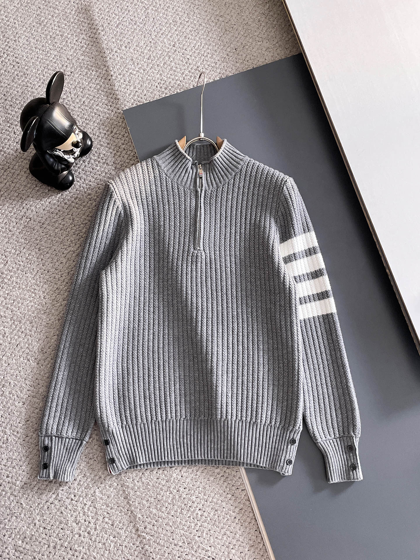 毛衣 2025秋冬最新系列，专柜1:1顶级复刻，全品相！加厚款，潮人必备单品！懂货的老铁赶紧下手，面料：