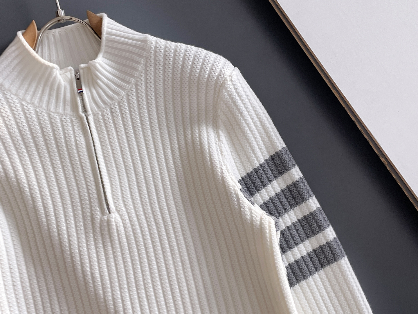 毛衣 2025秋冬最新系列，专柜1:1顶级复刻，全品相！加厚款，潮人必备单品！懂货的老铁赶紧下手，面料：