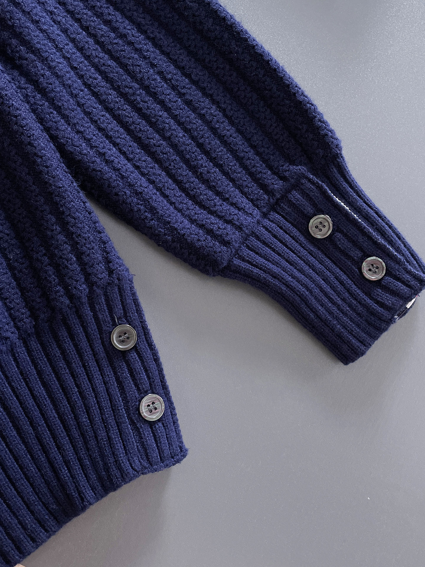 毛衣 2025秋冬最新系列，专柜1:1顶级复刻，全品相！加厚款，潮人必备单品！懂货的老铁赶紧下手，面料：