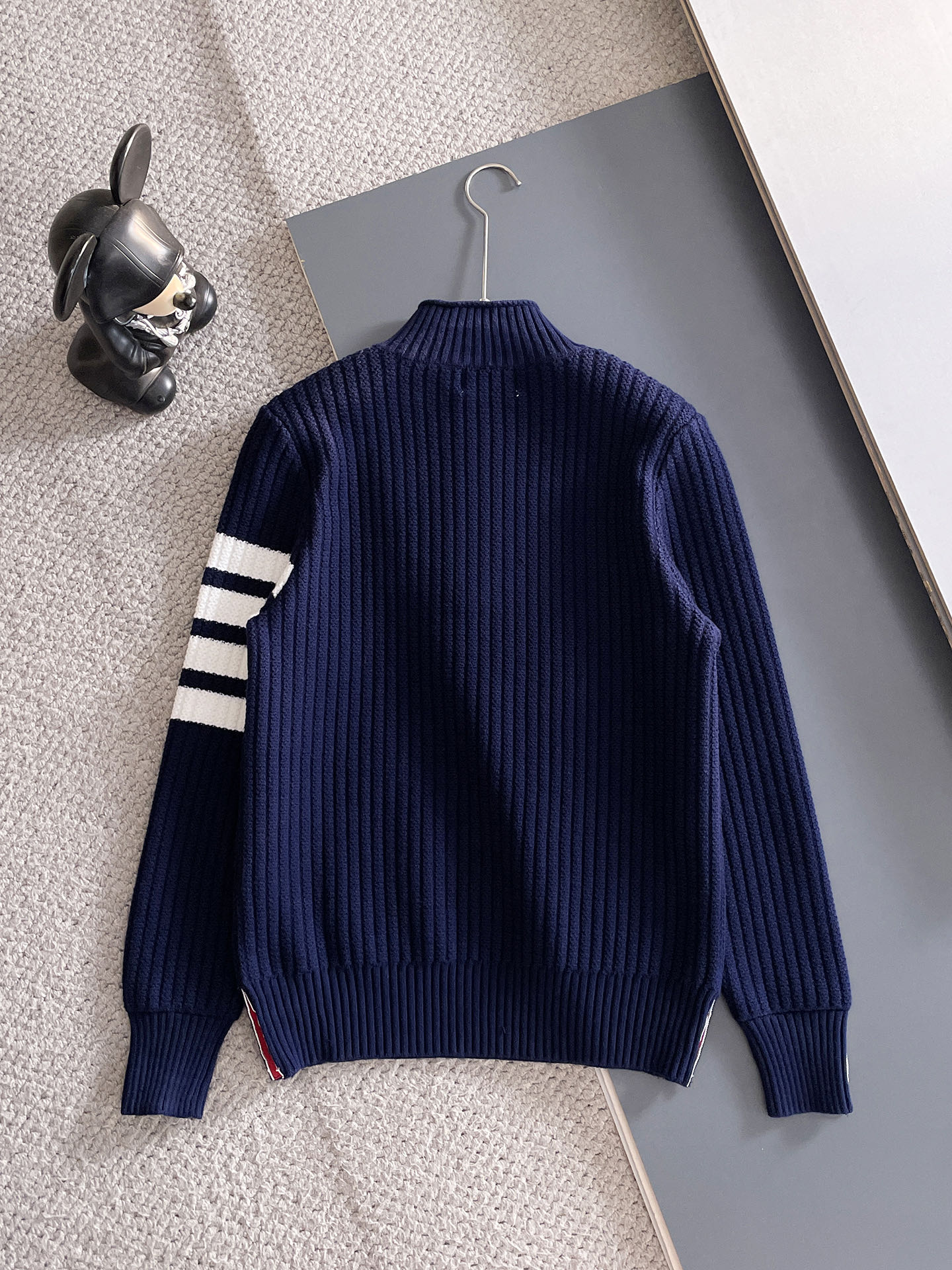 毛衣 2025秋冬最新系列，专柜1:1顶级复刻，全品相！加厚款，潮人必备单品！懂货的老铁赶紧下手，面料：