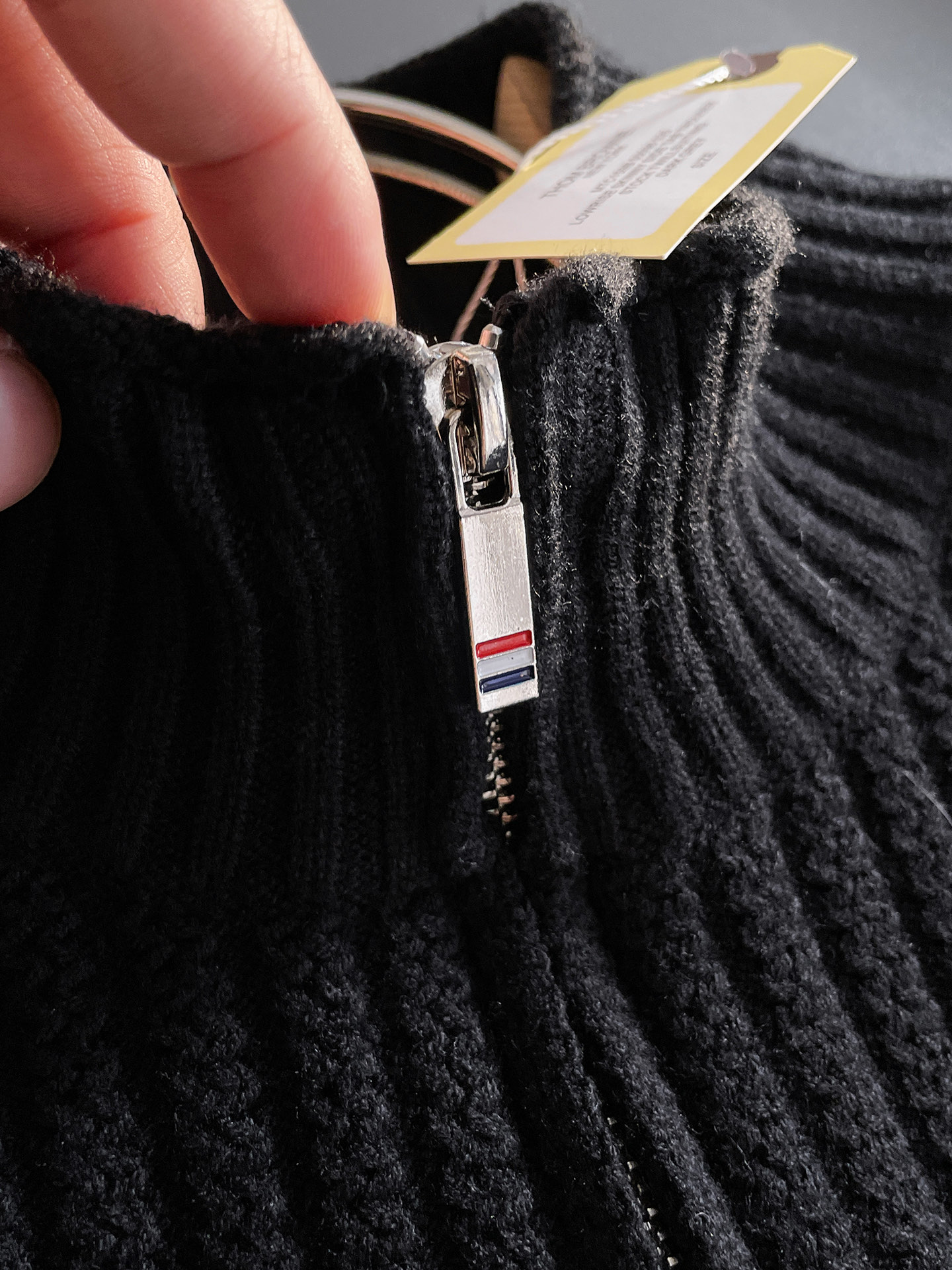 毛衣 2025秋冬最新系列，专柜1:1顶级复刻，全品相！加厚款，潮人必备单品！懂货的老铁赶紧下手，面料：