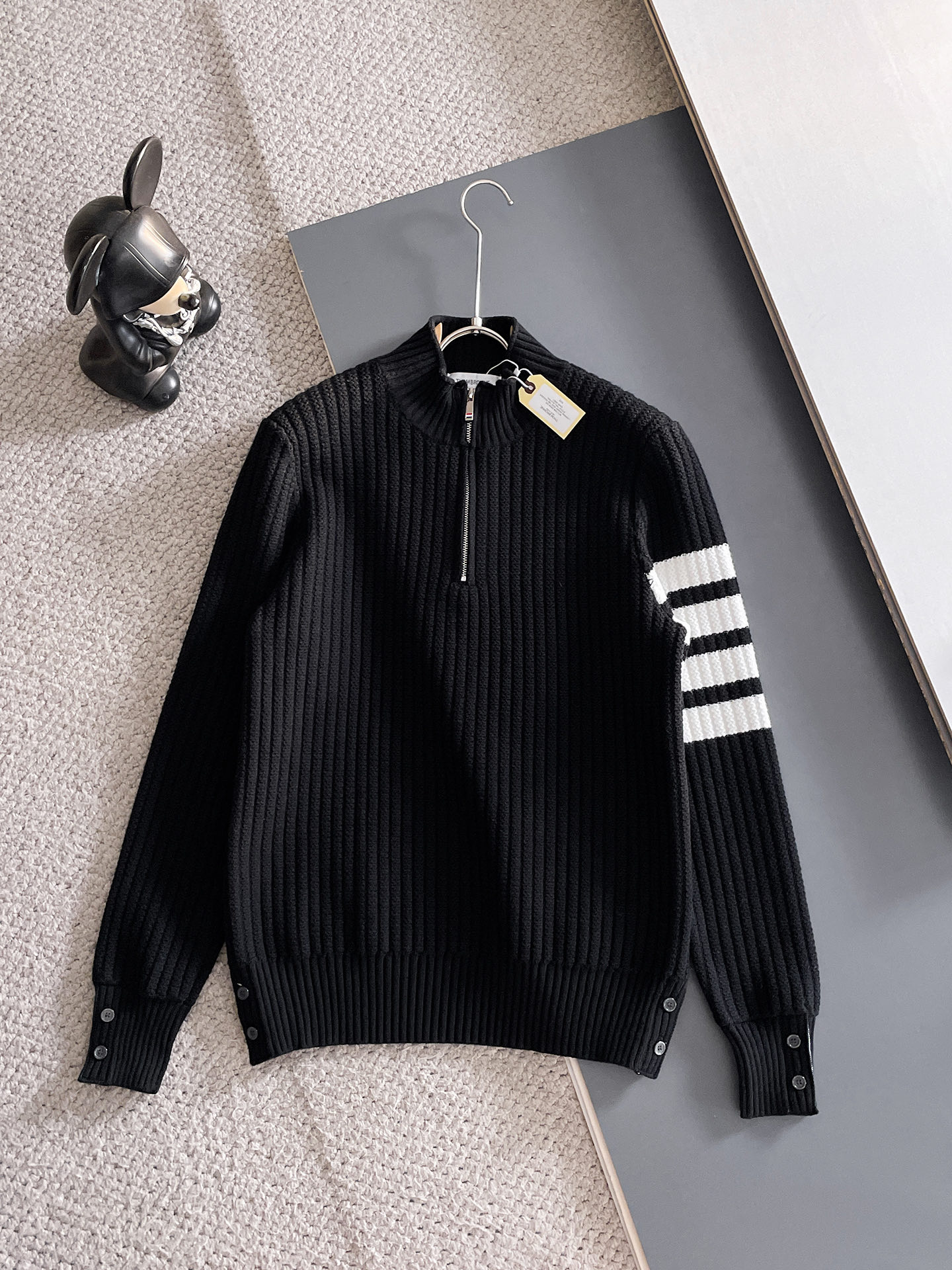 毛衣 2025秋冬最新系列，专柜1:1顶级复刻，全品相！加厚款，潮人必备单品！懂货的老铁赶紧下手，面料：