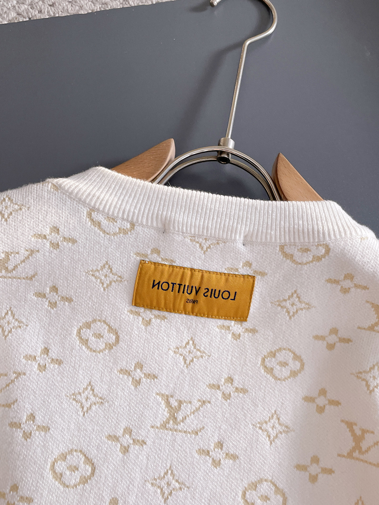 毛衣 2025秋冬最新系列，专柜1:1顶级复刻，全品相！加厚款，潮人必备单品！懂货的老铁赶紧下手，面料：