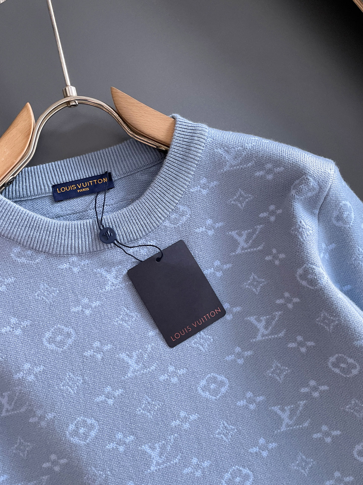 毛衣 2025秋冬最新系列，专柜1:1顶级复刻，全品相！加厚款，潮人必备单品！懂货的老铁赶紧下手，面料：