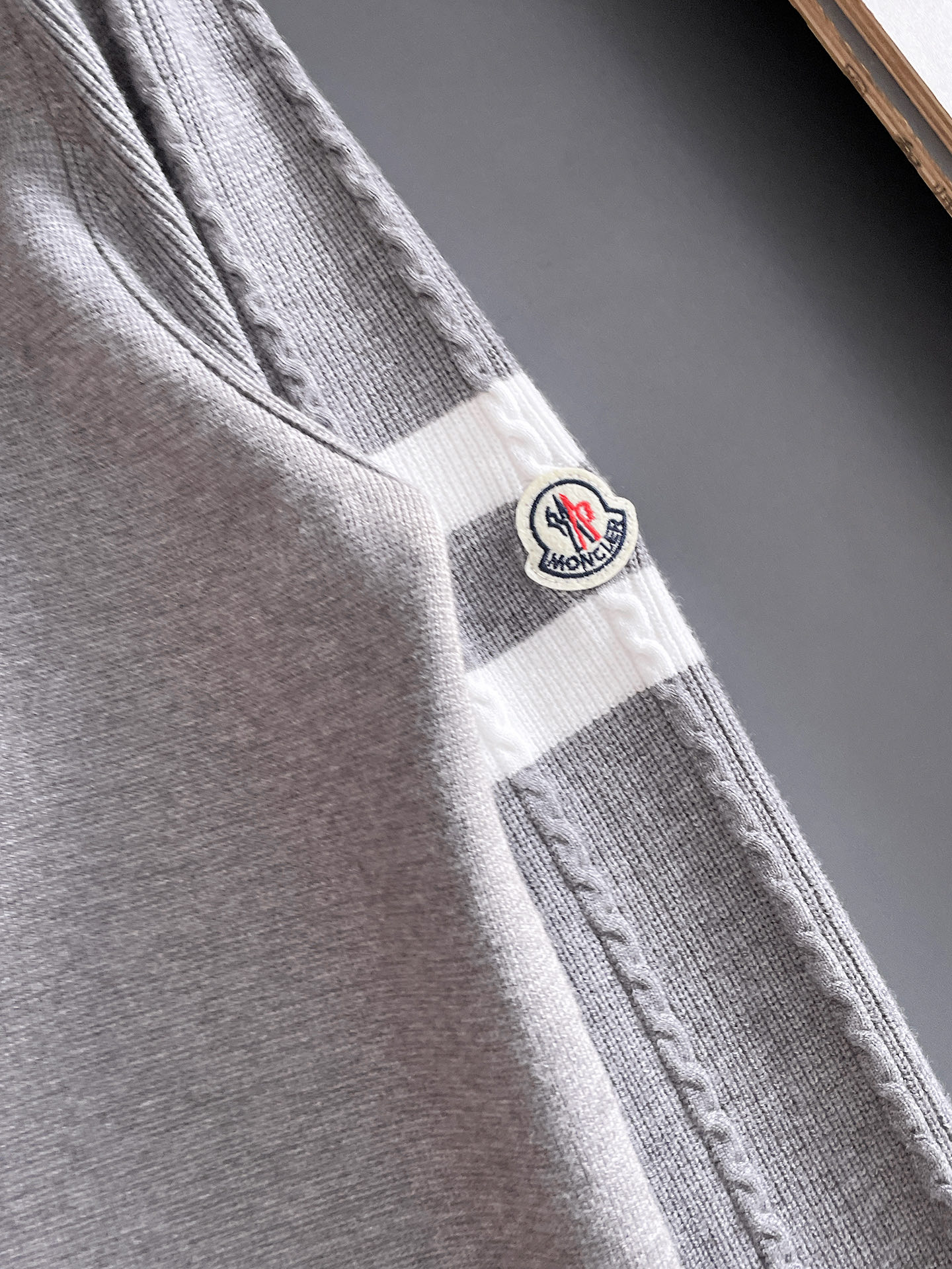 毛衣 2025秋冬最新系列，专柜1:1顶级复刻，全品相！加厚款，潮人必备单品！懂货的老铁赶紧下手，面料：