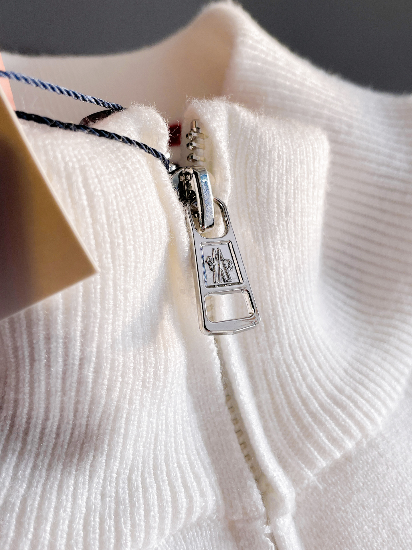 毛衣 2025秋冬最新系列，专柜1:1顶级复刻，全品相！加厚款，潮人必备单品！懂货的老铁赶紧下手，面料：