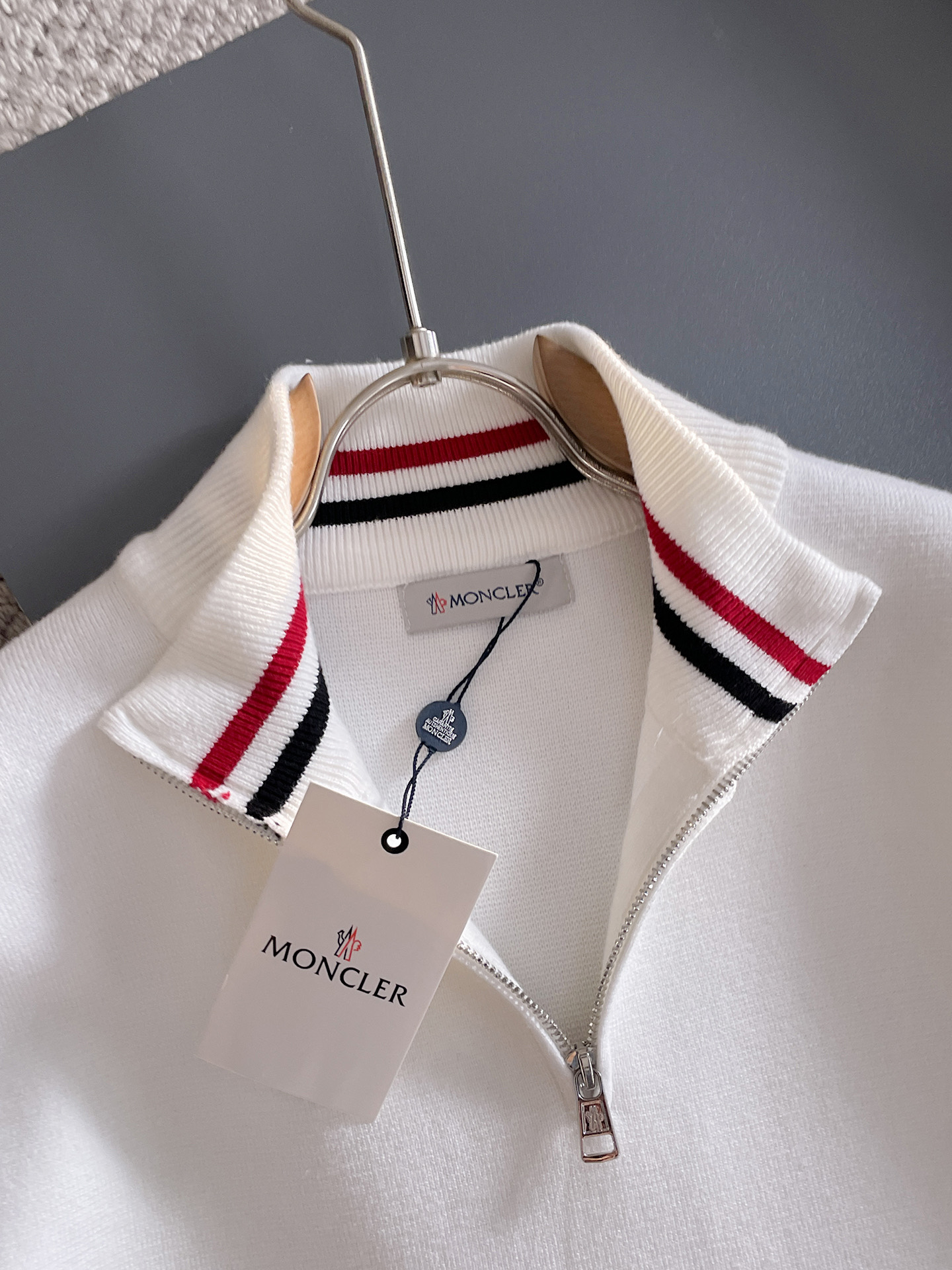 毛衣 2025秋冬最新系列，专柜1:1顶级复刻，全品相！加厚款，潮人必备单品！懂货的老铁赶紧下手，面料：