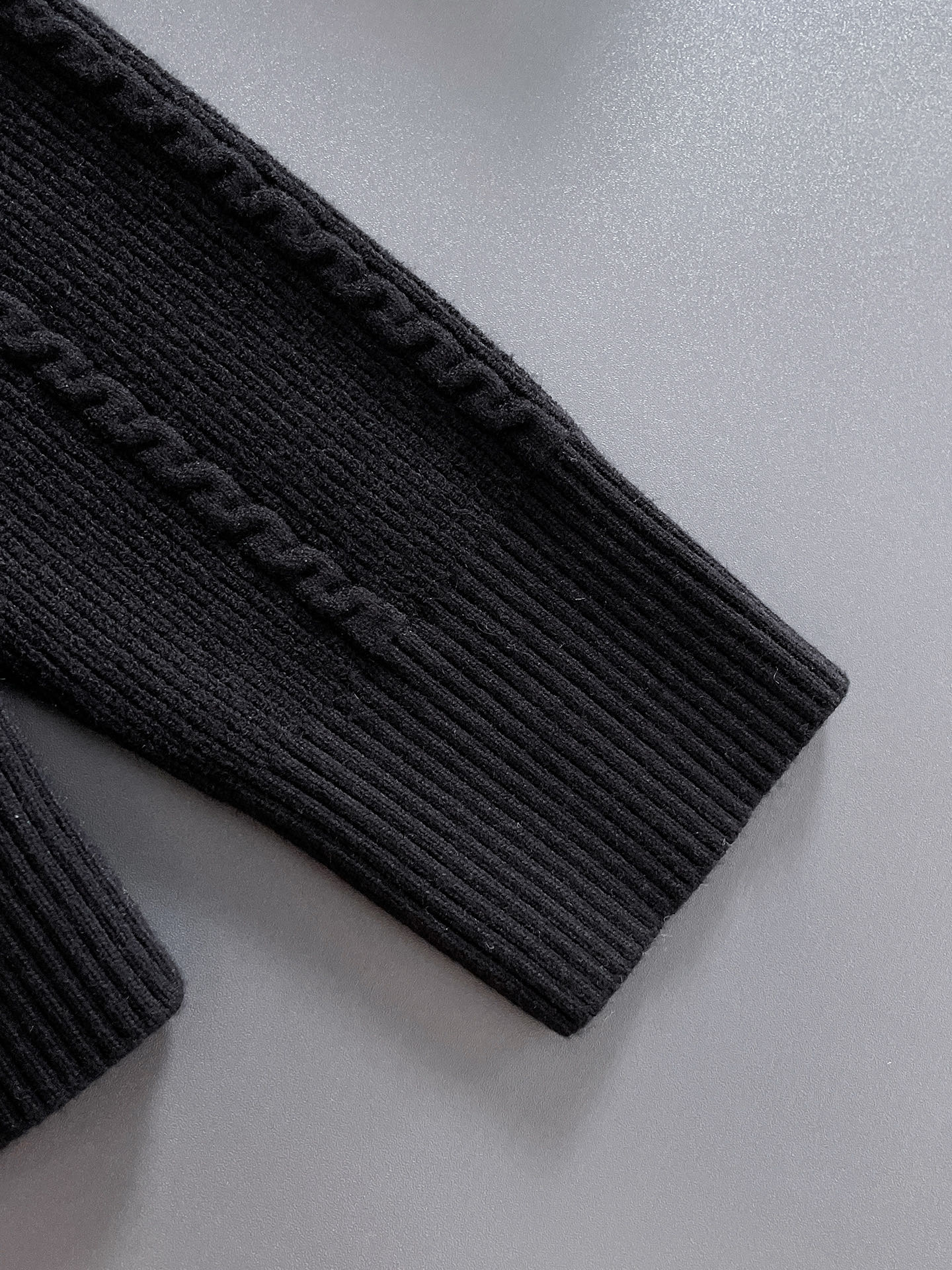 毛衣 2025秋冬最新系列，专柜1:1顶级复刻，全品相！加厚款，潮人必备单品！懂货的老铁赶紧下手，面料：