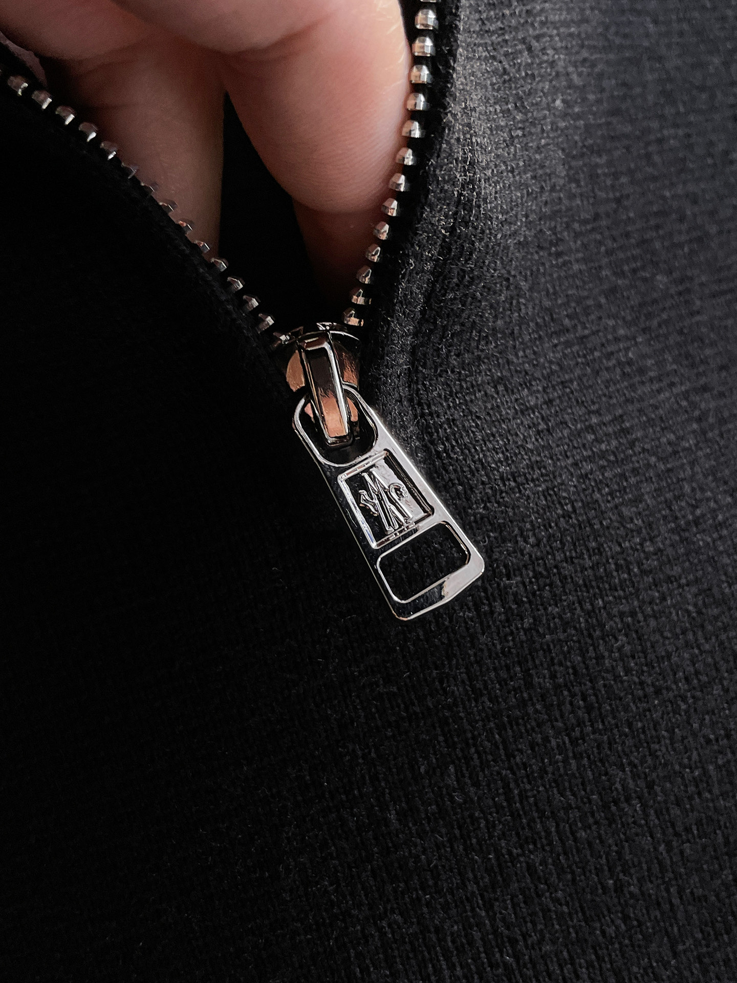 毛衣 2025秋冬最新系列，专柜1:1顶级复刻，全品相！加厚款，潮人必备单品！懂货的老铁赶紧下手，面料：