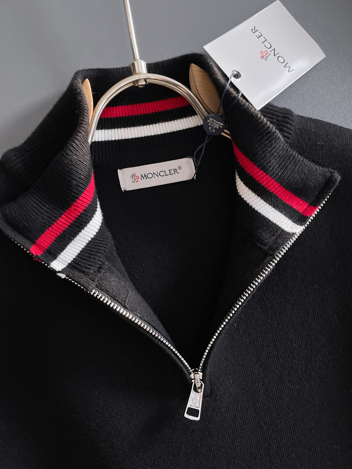 毛衣 2025秋冬最新系列，专柜1:1顶级复刻，全品相！加厚款，潮人必备单品！懂货的老铁赶紧下手，面料：