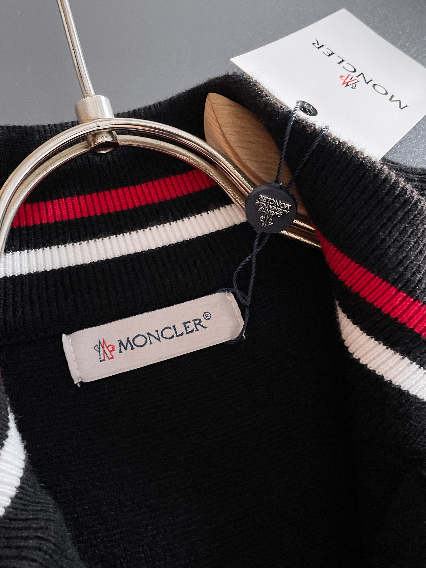 毛衣 2025秋冬最新系列，专柜1:1顶级复刻，全品相！加厚款，潮人必备单品！懂货的老铁赶紧下手，面料：