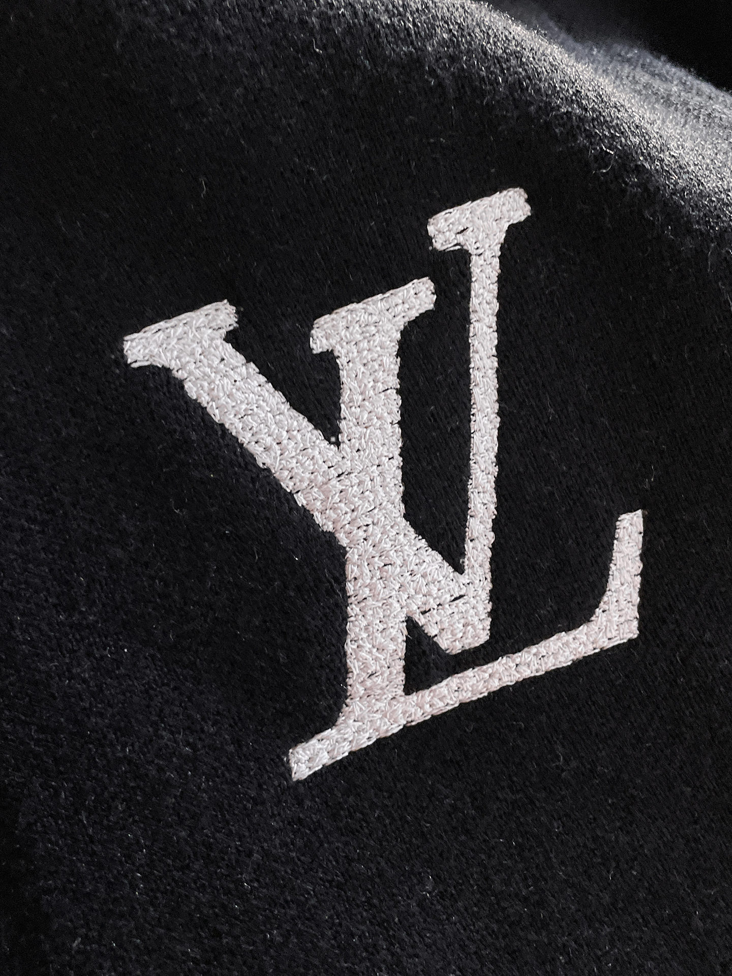 毛衣 2025秋冬最新系列，专柜1:1顶级复刻，全品相！加厚款，潮人必备单品！懂货的老铁赶紧下手，面料：