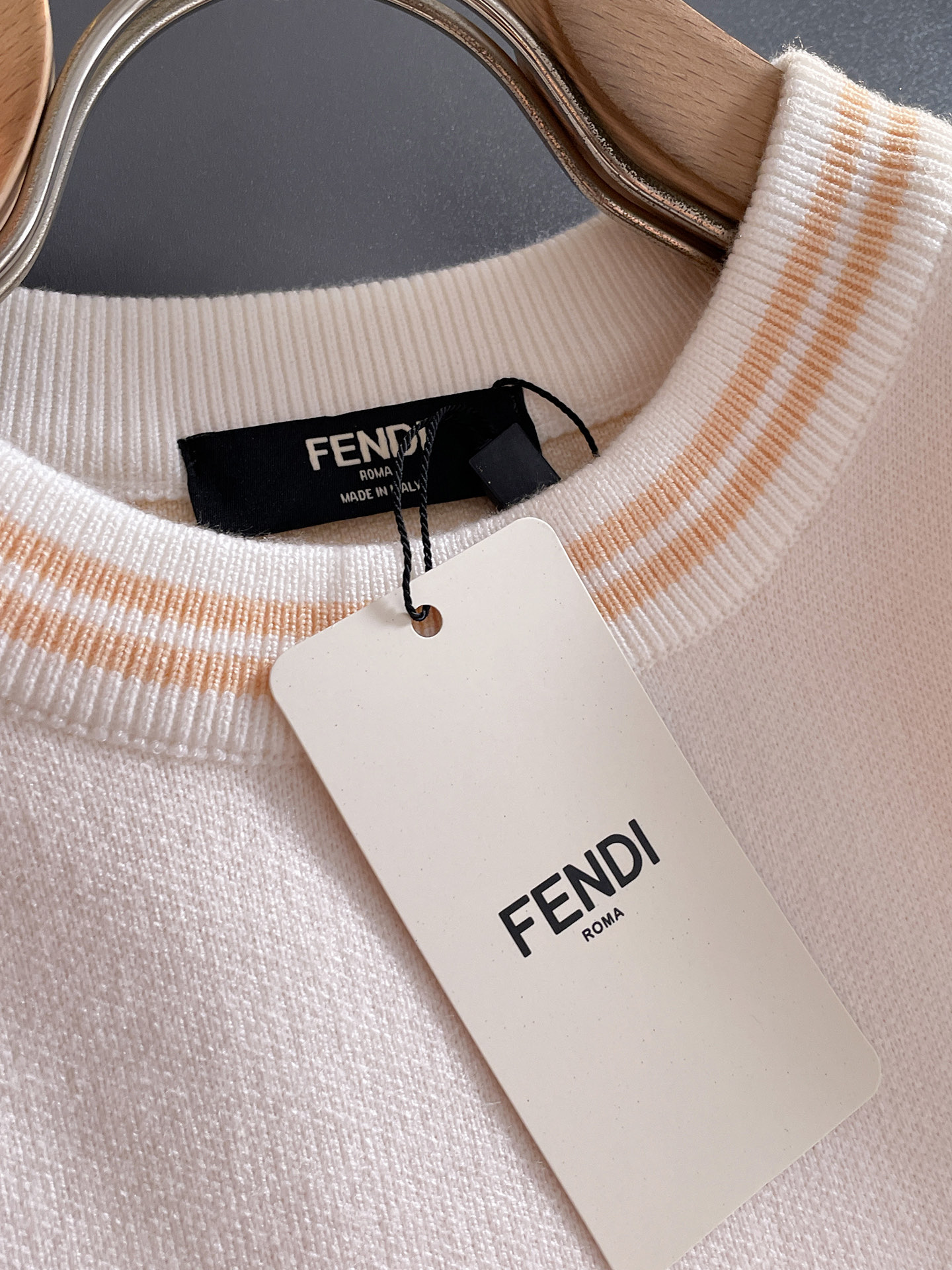 毛衣 2025秋冬最新系列，专柜1:1顶级复刻，全品相！加厚款，潮人必备单品！懂货的老铁赶紧下手，面料：