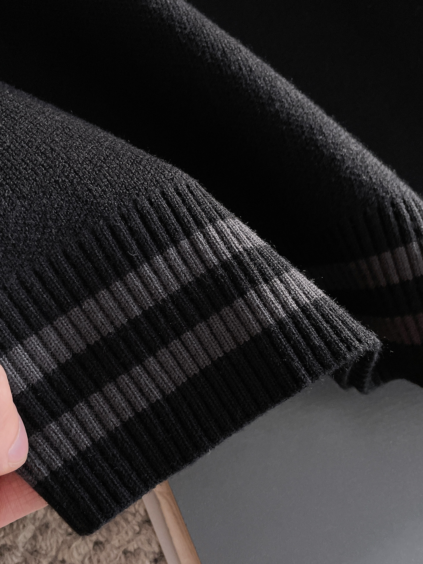 毛衣 2025秋冬最新系列，专柜1:1顶级复刻，全品相！加厚款，潮人必备单品！懂货的老铁赶紧下手，面料：