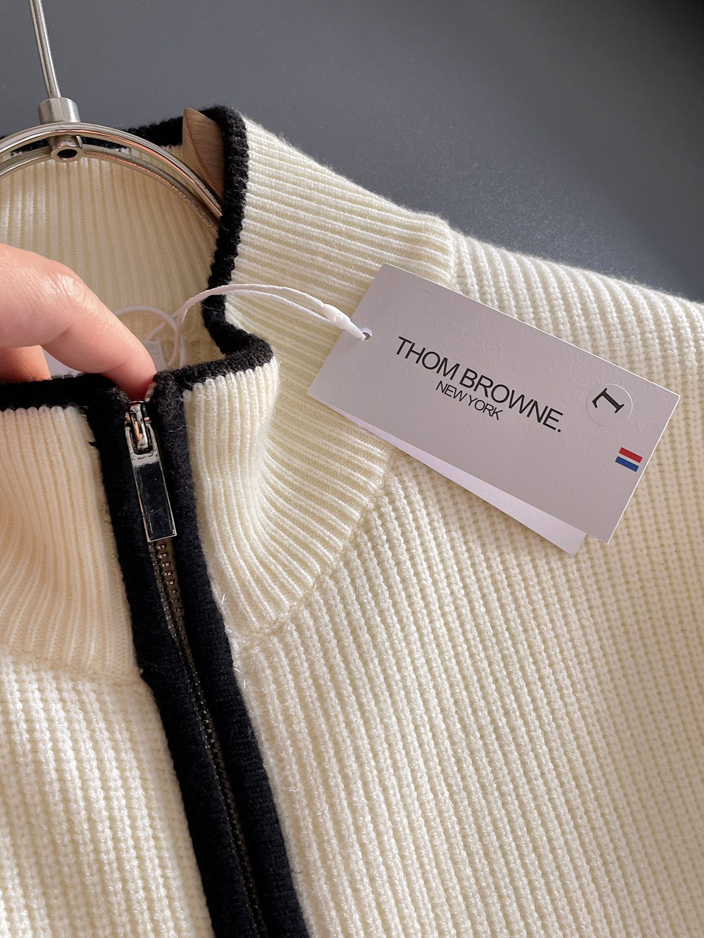 TB 毛衣 2025秋冬最新系列，专柜1:1顶级复刻，全品相！加厚款，潮人必备单品！懂货的老铁赶紧下手，