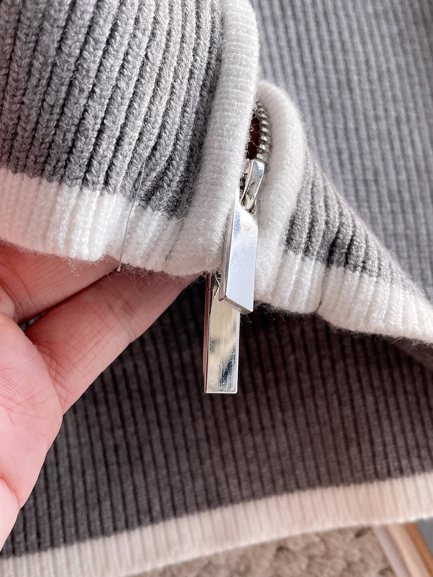 TB 毛衣 2025秋冬最新系列，专柜1:1顶级复刻，全品相！加厚款，潮人必备单品！懂货的老铁赶紧下手，