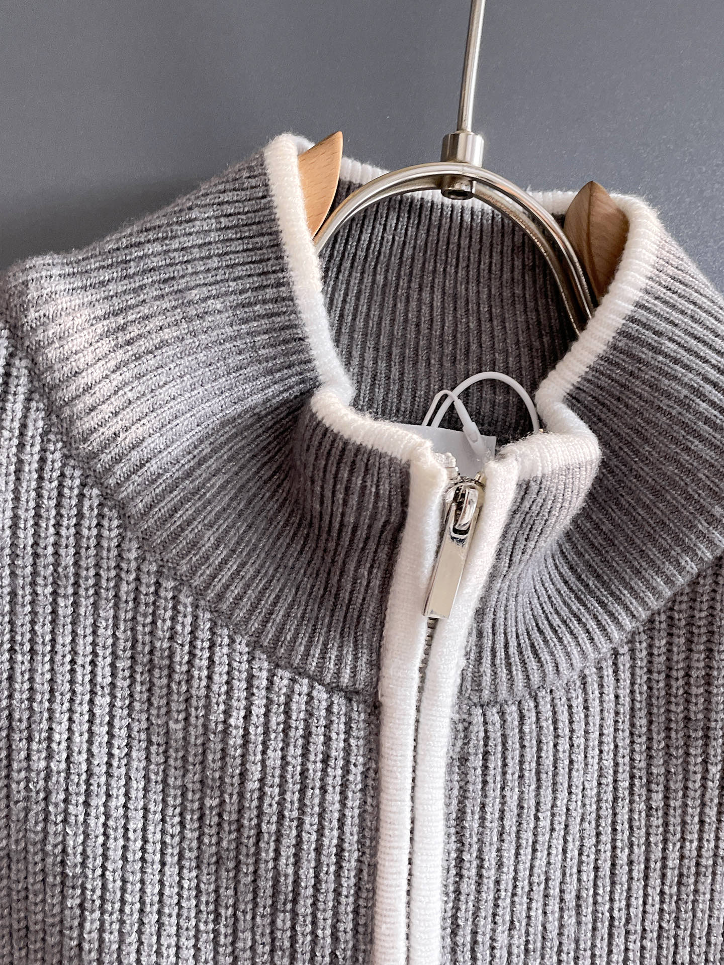 TB 毛衣 2025秋冬最新系列，专柜1:1顶级复刻，全品相！加厚款，潮人必备单品！懂货的老铁赶紧下手，