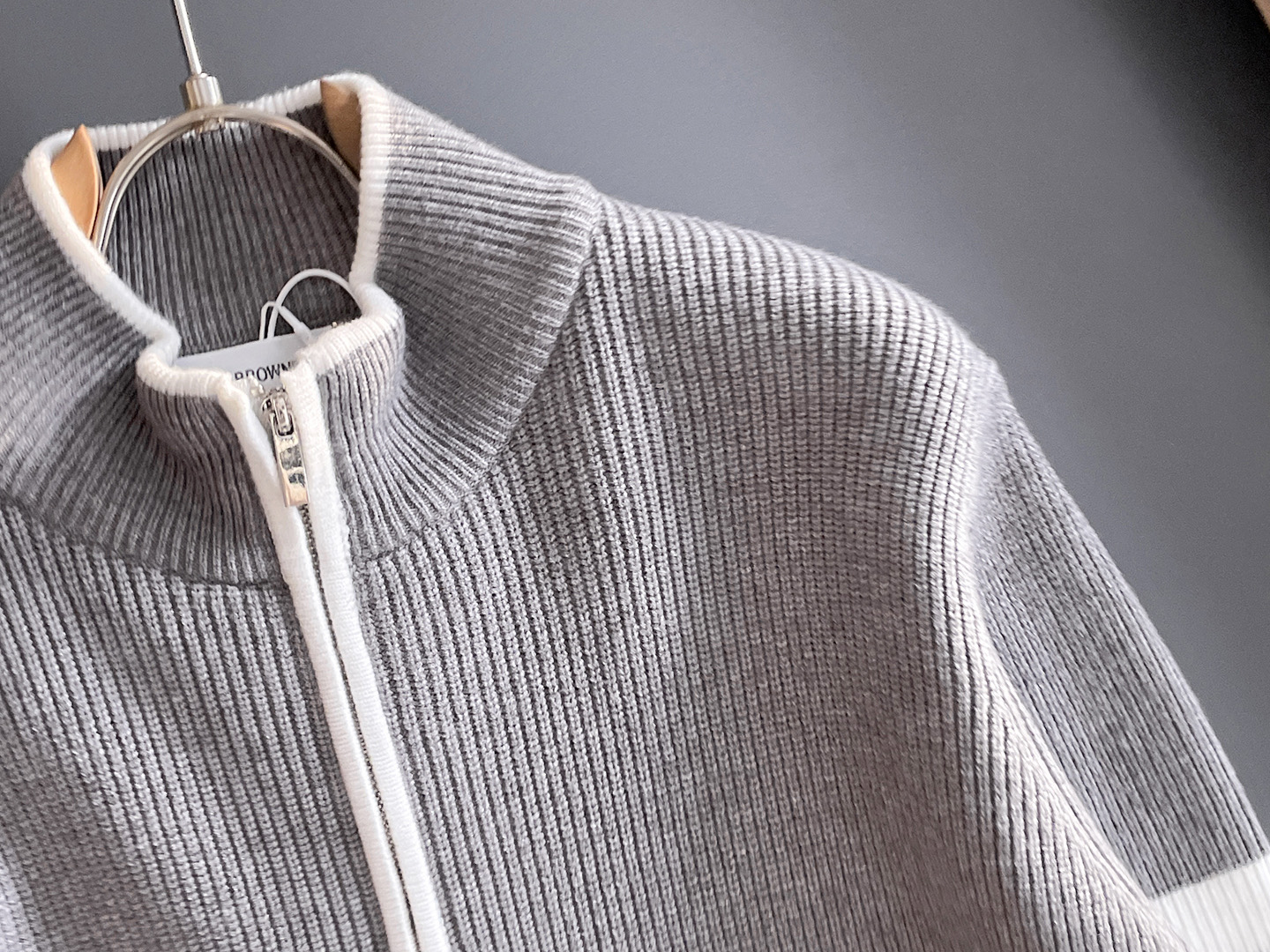 TB 毛衣 2025秋冬最新系列，专柜1:1顶级复刻，全品相！加厚款，潮人必备单品！懂货的老铁赶紧下手，