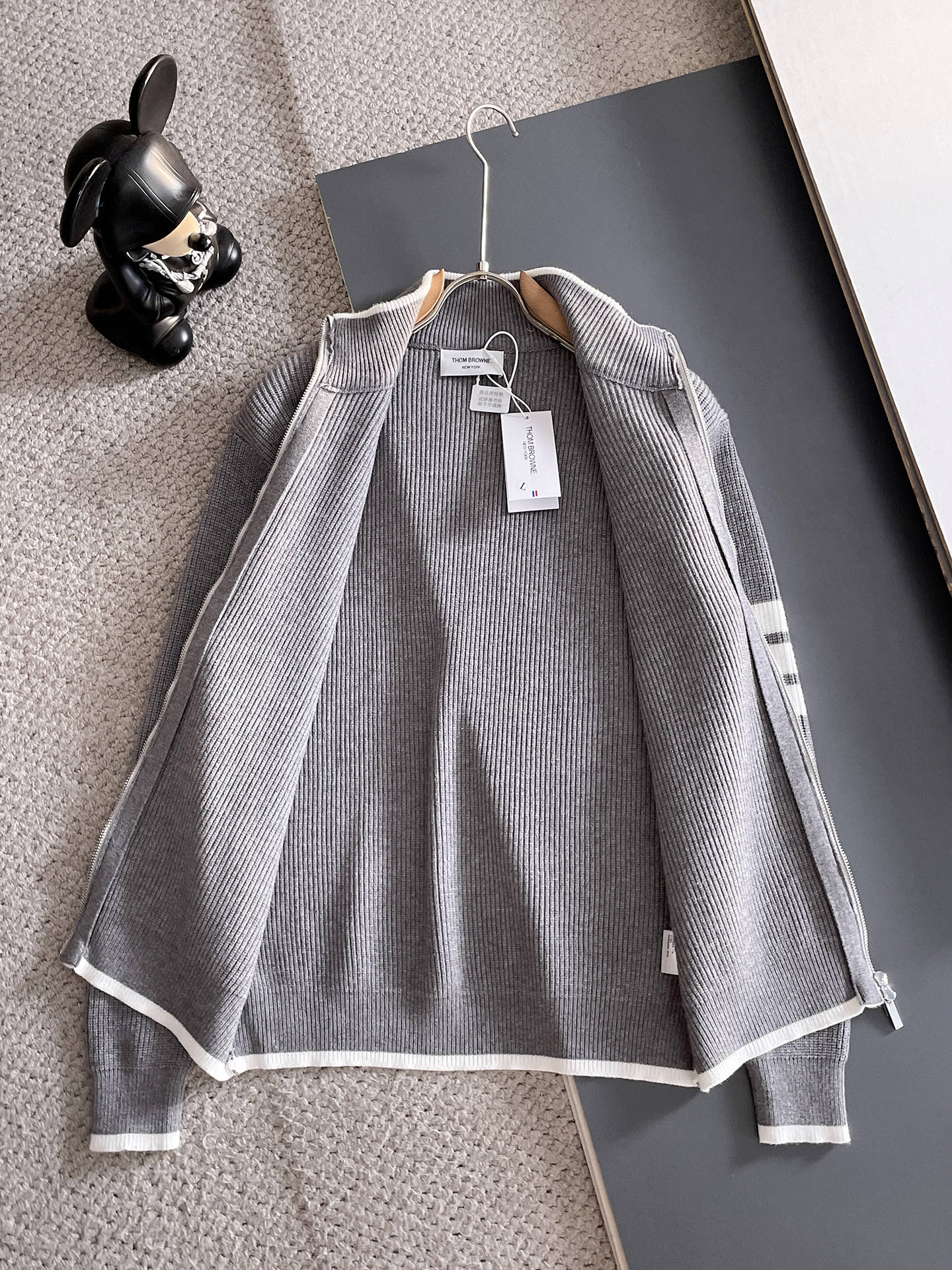 TB 毛衣 2025秋冬最新系列，专柜1:1顶级复刻，全品相！加厚款，潮人必备单品！懂货的老铁赶紧下手，