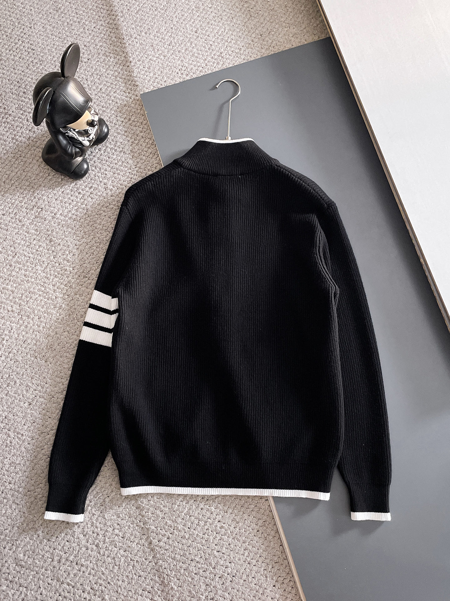 TB 毛衣 2025秋冬最新系列，专柜1:1顶级复刻，全品相！加厚款，潮人必备单品！懂货的老铁赶紧下手，