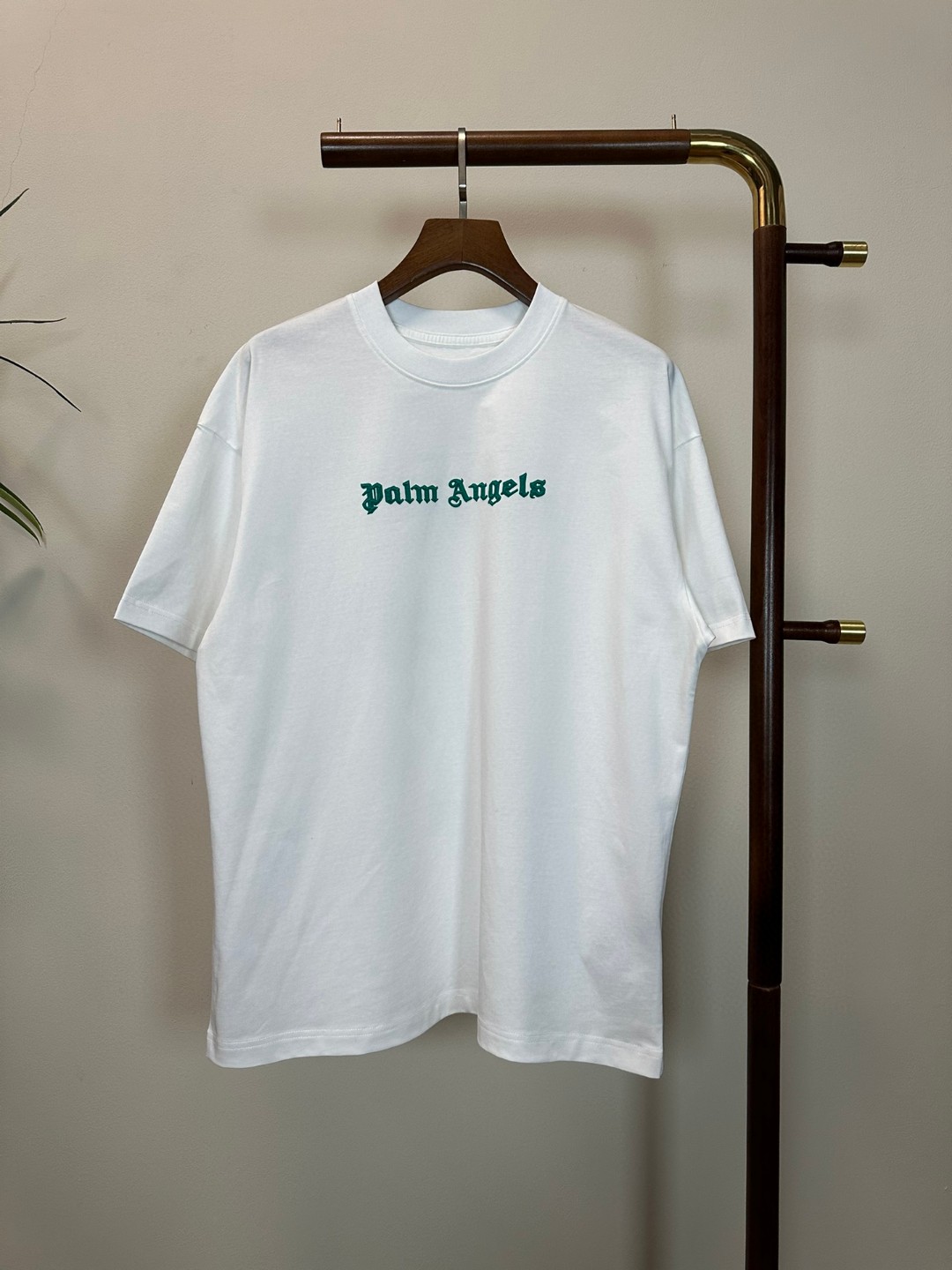 NO:145743,PA Niche Brand 2025 new round neck short-sleeved T-shirt high-end version!  Customized fabrics for counters are breathable and comfortable, with impeccable details, and the brand element design concept reflects high quality. The feel is delicate and soft!  It is casually cut, with a great upper body style!  Code number M-3XL, T-shirt,tees,t-shirt,alexander wang19860909PA 小众品牌2025新款 圆领 短袖 T恤 高端版本！专柜定制面料 透气舒适度高,细节无可挑剔,品牌元素设计理念,体现高品质.手感细腻柔软！呈现休闲裁剪,上身版型超赞！ 码数M-3XL,,T-shirt,tees，t-shirt,alexander wang,Men's clothing