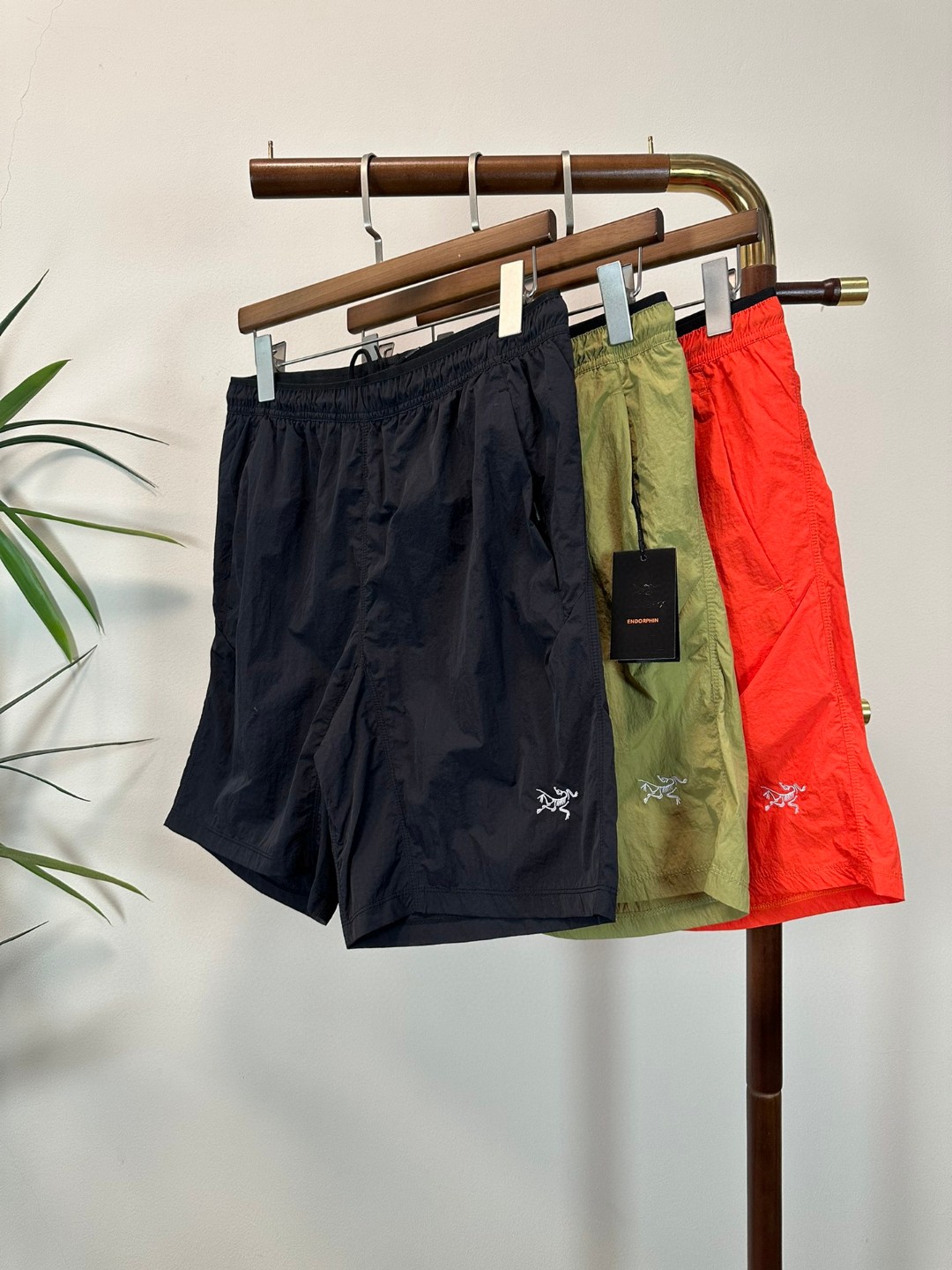 NO:429069,Beach Shorts ARC Summer Latest Shorts Brand Logo Heavy Craft Design, Soft Hands, Comfortable Wear, Pretty Car Lines, Fine Workmanship, Invincible and Handsome Upper Body Effect!  A must-have item for handsome men!  Code number M-5XL, shorts, alexander wang19860909沙滩短裤 ARC 夏季最新款短裤品牌logo重工艺设计 手感柔软.穿着舒适.专柜级别精致车线.做工精细.上身效果无敌帅气！型男必备单品！码数M-5XL,,shorts,alexander wang,Men's clothing