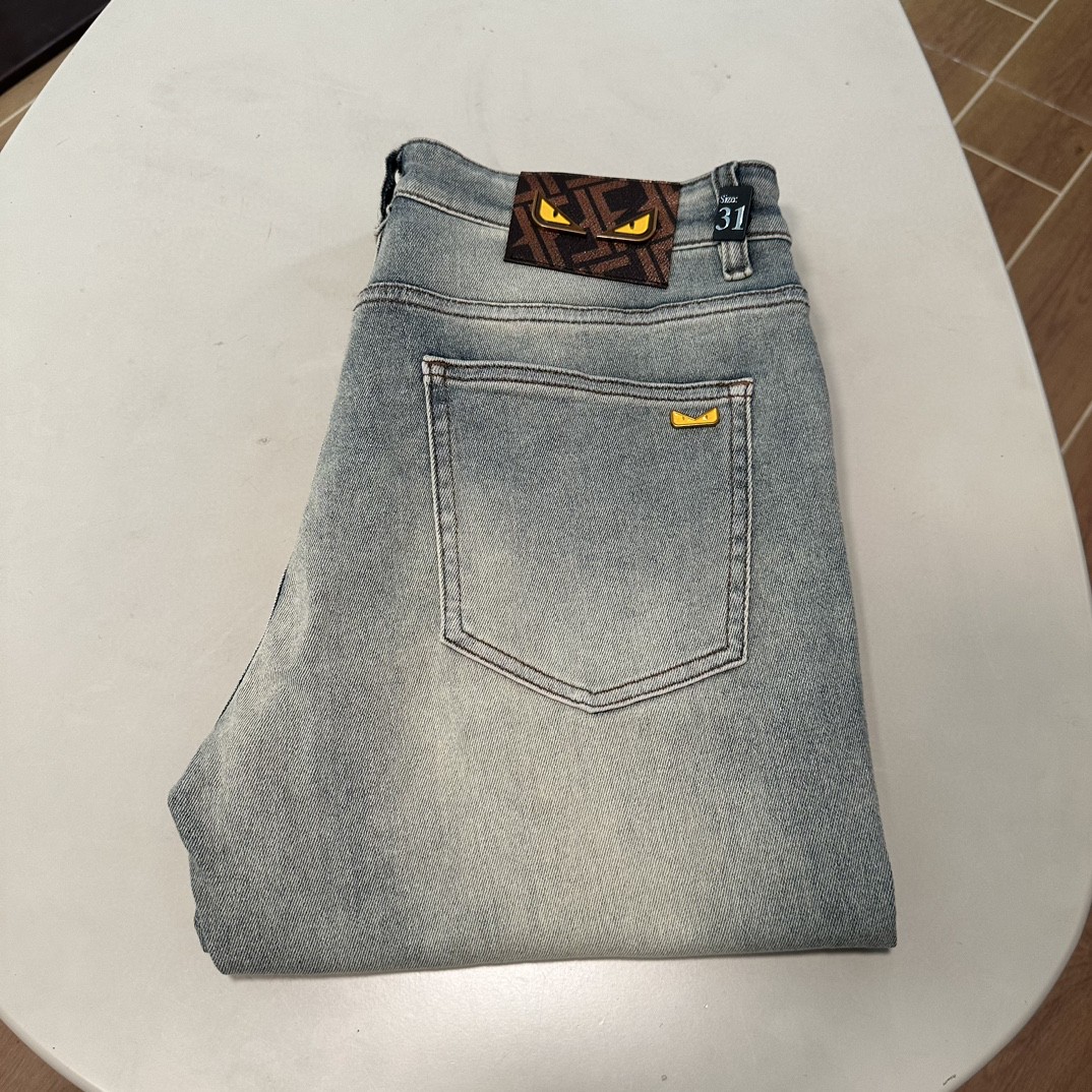 NO:465407,FD Fendi 2025 spring and summer new model is available in stock, original single hot jeans super customized model, original hardware, super heavy industry technology, excellent version, impeccable details!  The style is not picky, it is very high-end, and the good products are not waiting for everyone. If you like it, hurry up and start, size 29-40, fendi, jeans, alexander wang19860909FD 芬迪 2025春夏新款现货上市,原单爆款牛仔裤超级定制款,原版五金,超级重工工艺,版型超赞细节做工无可挑剔！款式不挑人,特别高档,好货不等人,看中赶紧下手,尺码29-40,,fendi,jeans,alexander wang,Men's clothing