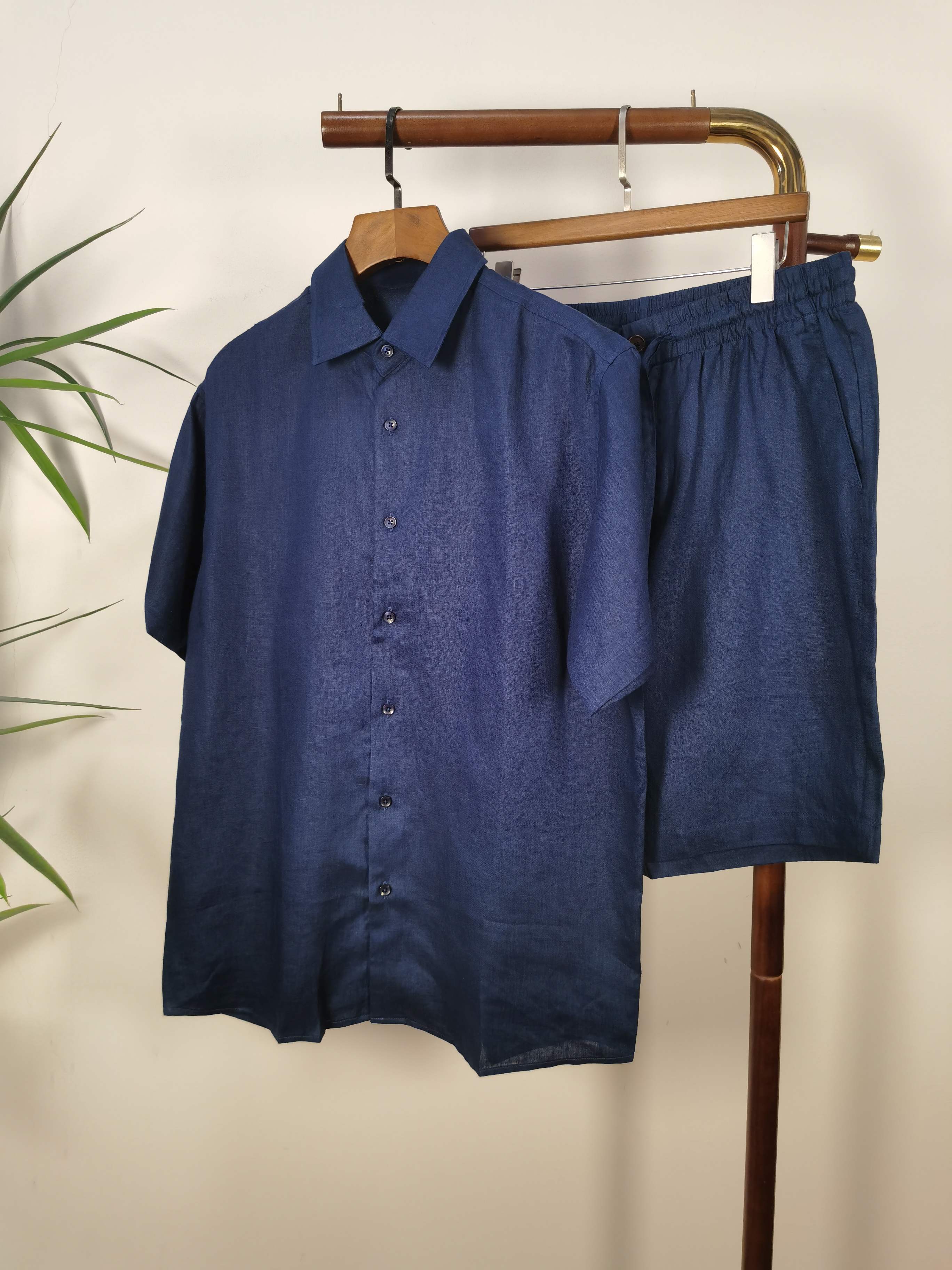 NO:515563,Shirts, shorts, removable and sold EZ Jenia Top quality, same style on the official website, complete with three standards!  New spring and summer men's suits, fashionable and casual high-end version!  Customized fabrics in counters are impeccable in details, and the brand elements design concept reflects high quality. The feel is delicate and soft!  It is casually cut, with a great upper body style!  Code number M-4XL, zegna, shorts,shirts,alexander wang19860909衬衫 短裤 可拆卖 EZ 杰尼亚 顶级品质 官网同款,三标齐全！春夏新款男士套装 时尚休闲高端版本！专柜定制面料 细节无可挑剔,品牌元素设计理念,体现高品质.手感细腻柔软！呈现休闲裁剪,上身版型超赞！码数M-4XL,,zegna,shorts,shirts,alexander wang,Men's clothing