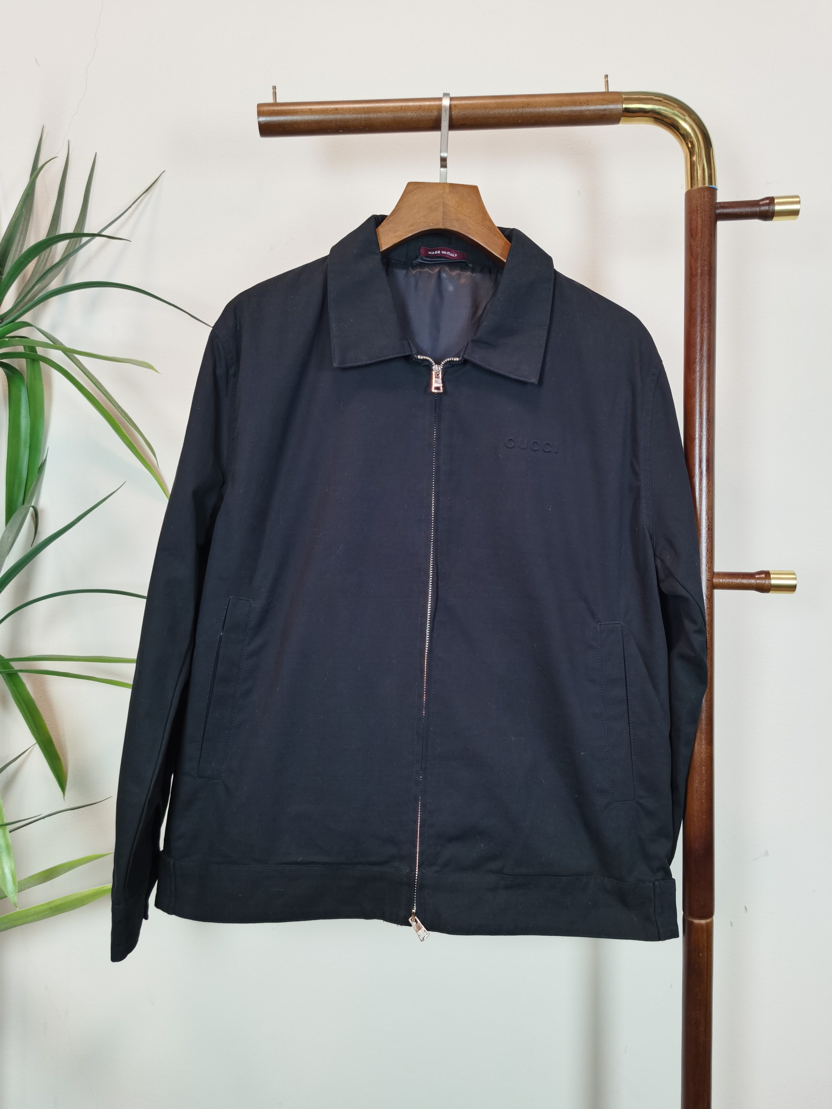 NO:524268,GUCCI Top quality The same model on the official website, complete with three standards!  New men's jackets in autumn and winter, fashionable and casual high-end version!  Customized fabrics for counters are breathable and comfortable, with impeccable details, and the brand element design concept reflects high quality. The feel is delicate and soft!  It is casually cut, with a great upper body style!  Color black code number M-2XL, gucci,gucci,jackets & coats,jackets & coats,alexander wang19860909GUCCI 古驰 顶级品质 官网同款,三标齐全！秋冬新款男士夹克外套,时尚休闲高端版本！专柜定制面料 透气舒适度高,细节无可挑剔,品牌元素设计理念,体现高品质.手感细腻柔软！呈现休闲裁剪,上身版型超赞！ 颜色黑色 码数M-2XL,,gucci,gucci,jackets & coats,jackets & coats,alexander wang,Men's clothing