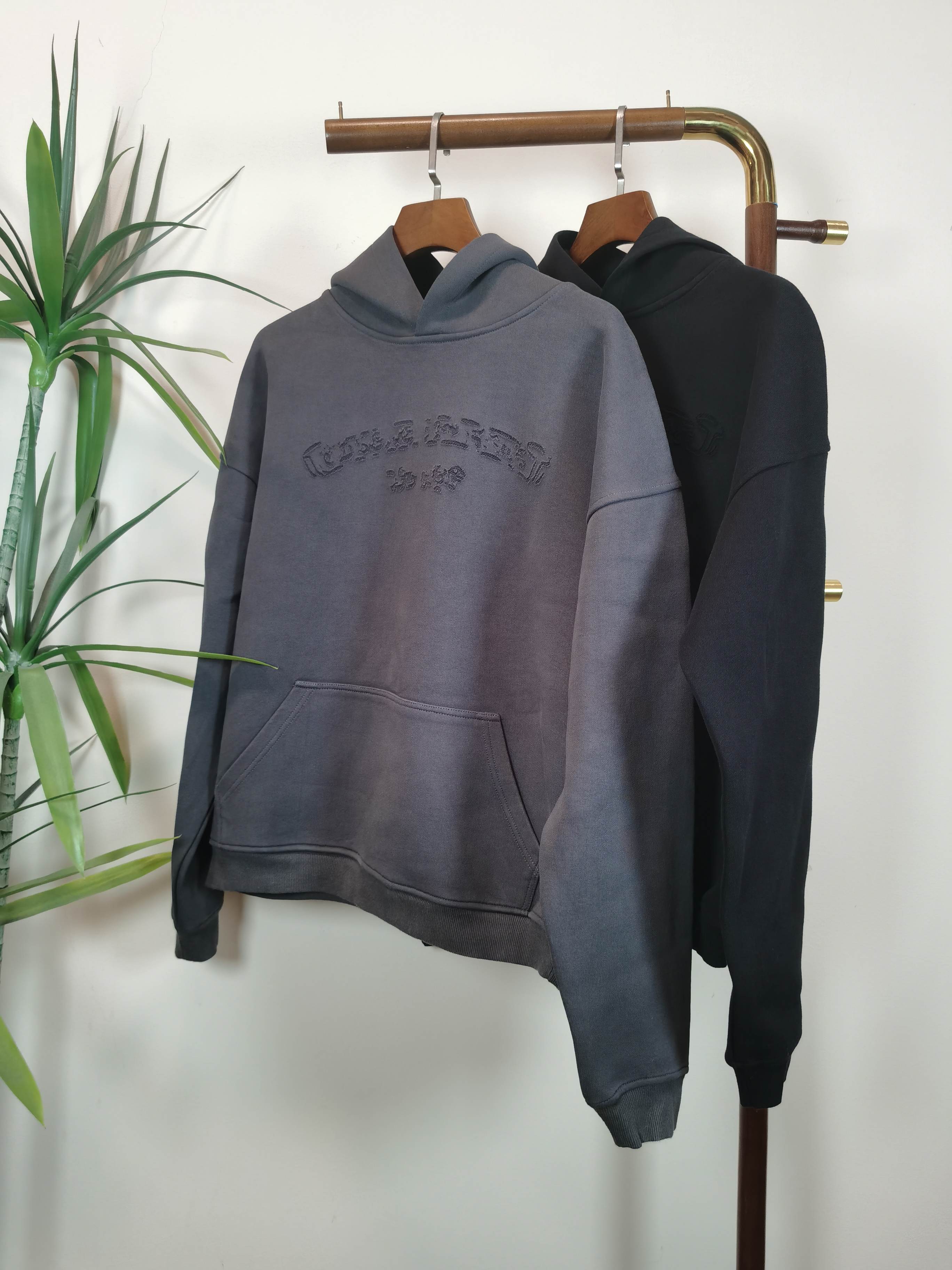 NO:531757,-CH Croxin 25 Autumn and Winter New Hoodie Selected imported sweatshirt fabrics, elastic and soft combination, multiple wash and pre-shrinkage treatment, easily cope with the disadvantages of traditional base-floating fur shrinkage in autumn and winter. Both hands inside and outside, soft inside inside, short velvet enhances warmth performance, comfortable and elastic. The hat design can be worn outside and close to the body. Color black grey Size S-XL, chrome hearts, hoodie, sweatshirts, hats, alexander wang19860909-CH 克罗心 25秋冬新作带帽卫衣 精选进口卫衣面料,弹力舒柔化合,多重水洗预缩处理,轻松应对秋冬传统打底的浮毛缩水弊端.内外双手感,内里贴身柔软,短绒加强保暖性能,外料舒爽,弹力十足.带帽设计可外穿可贴身的穿搭利器. 颜色黑色 灰色 尺码S-XL,,chrome hearts,hoodie,sweatshirts,hats,alexander wang,Men's clothing