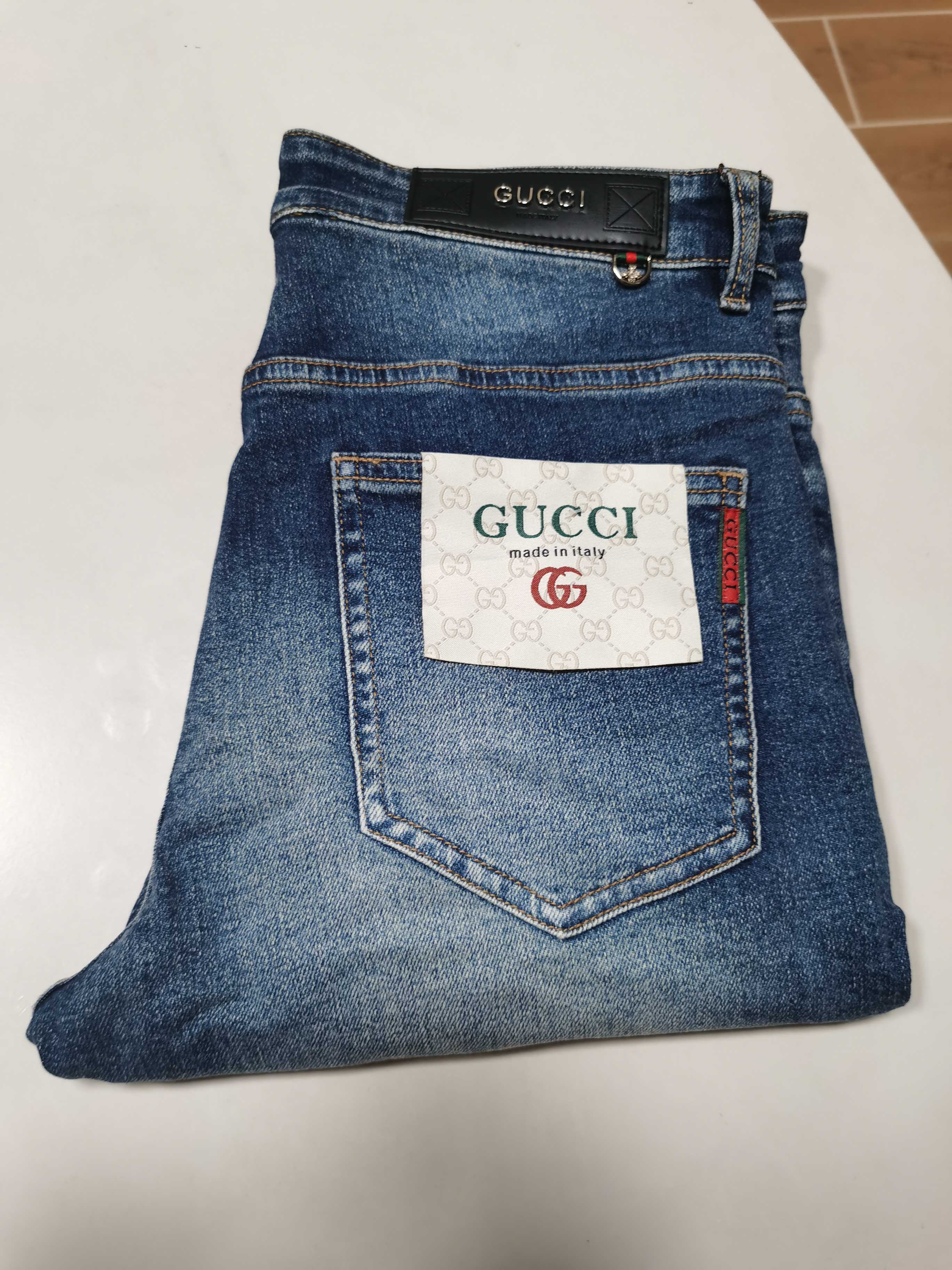 NO:566620,25 new autumn and winter jeans are available!  Gucci Gucci exclusive new jeans, high-end version!  Custom-made fabrics at the counter are highly breathable and comfortable, with impeccable details and brand element design concepts, reflecting high quality. It feels delicate and soft!  It presents a casual cut and the upper body shape is awesome!  Size 29-40,,gucci,gucci,jeans,alexander wang1986090925秋冬新款牛仔裤上新！ Gucci 古驰 独家专供新款 牛仔裤,高端版本！专柜定制面料 透气舒适度高,细节无可挑剔,品牌元素设计理念,体现高品质.手感细腻柔软！呈现休闲裁剪,上身版型超赞！ 码数29-40,,gucci,gucci,jeans,alexander wang,Men's clothing