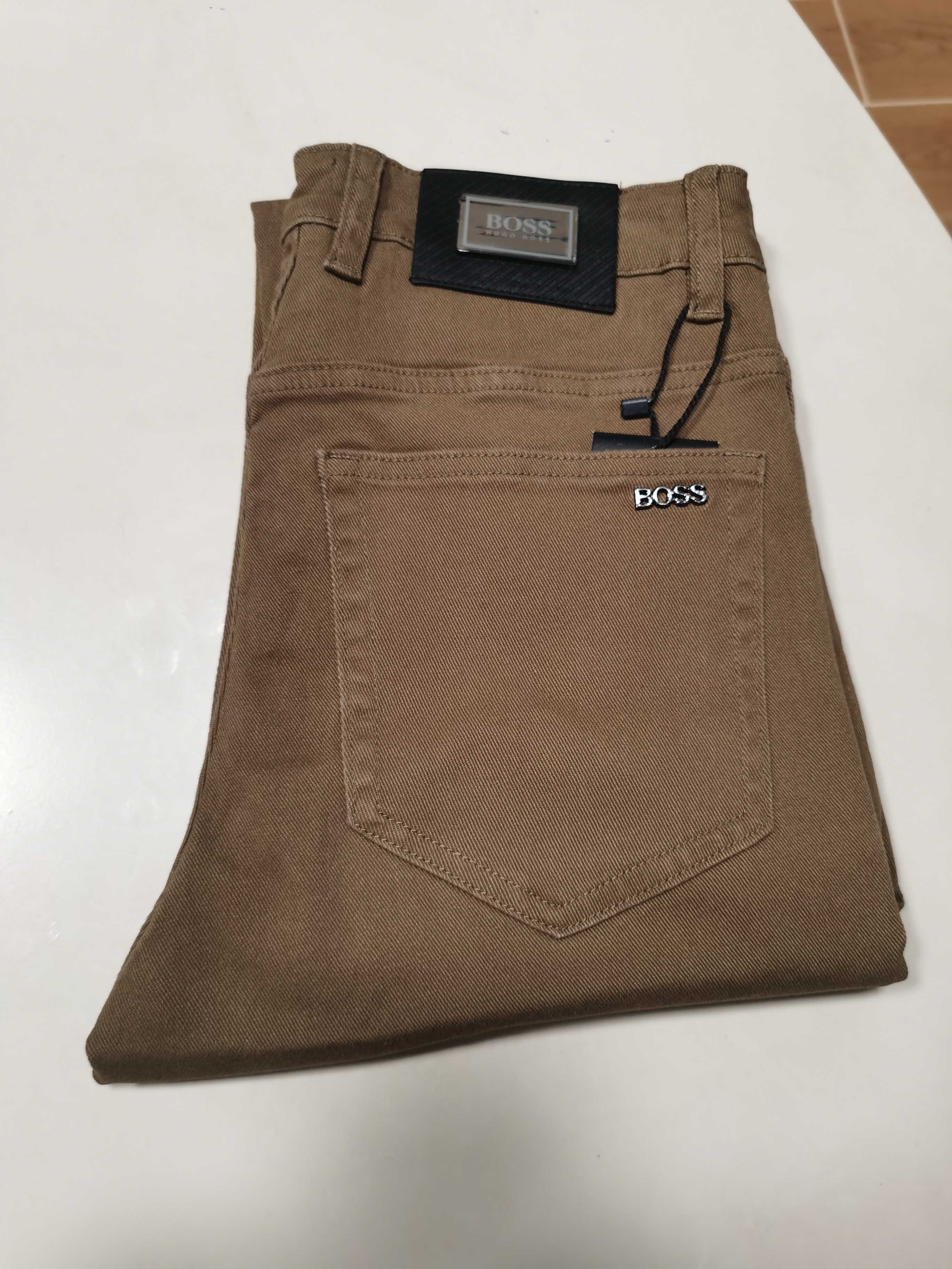 NO:541150,New 25 autumn and winter jeans are available for new!  BOSS exclusively available for new jeans, high-end version!  Customized fabrics for counters are breathable and comfortable, with impeccable details, and the brand element design concept reflects high quality. The feel is delicate and soft!  It is casually cut, with a great upper body style!  29-40 yards, jeans,alexander wang1986090925秋冬新款牛仔裤上新！ BOSS 独家专供新款 牛仔裤,高端版本！专柜定制面料 透气舒适度高,细节无可挑剔,品牌元素设计理念,体现高品质.手感细腻柔软！呈现休闲裁剪,上身版型超赞！ 码数29-40,,jeans,alexander wang,Men's clothing