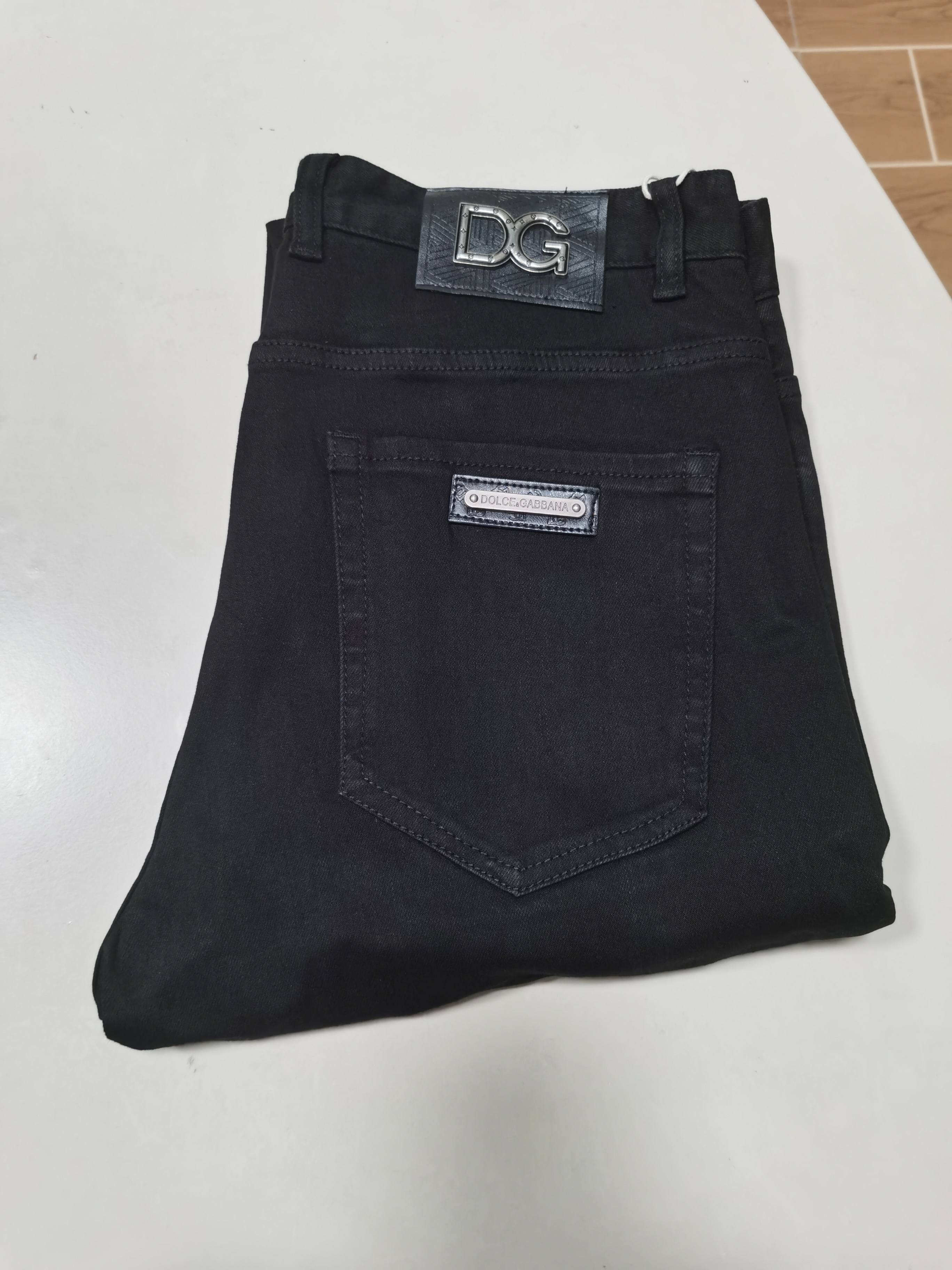 NO:547830,New 25 autumn and winter jeans are available for new!  DG exclusively offers new jeans, high-end version!  Customized fabrics for counters are breathable and comfortable, with impeccable details, and the brand element design concept reflects high quality. They feel delicate and soft!  It is casually cut, with a great upper body style!  29-40 yards, jeans,alexander wang1986090925秋冬新款牛仔裤上新！ DG 独家专供新款 牛仔裤,高端版本！专柜定制面料 透气舒适度高,细节无可挑剔,品牌元素设计理念,体现高品质.手感细腻柔软！呈现休闲裁剪,上身版型超赞！ 码数29-40,,jeans,alexander wang,Men's clothing