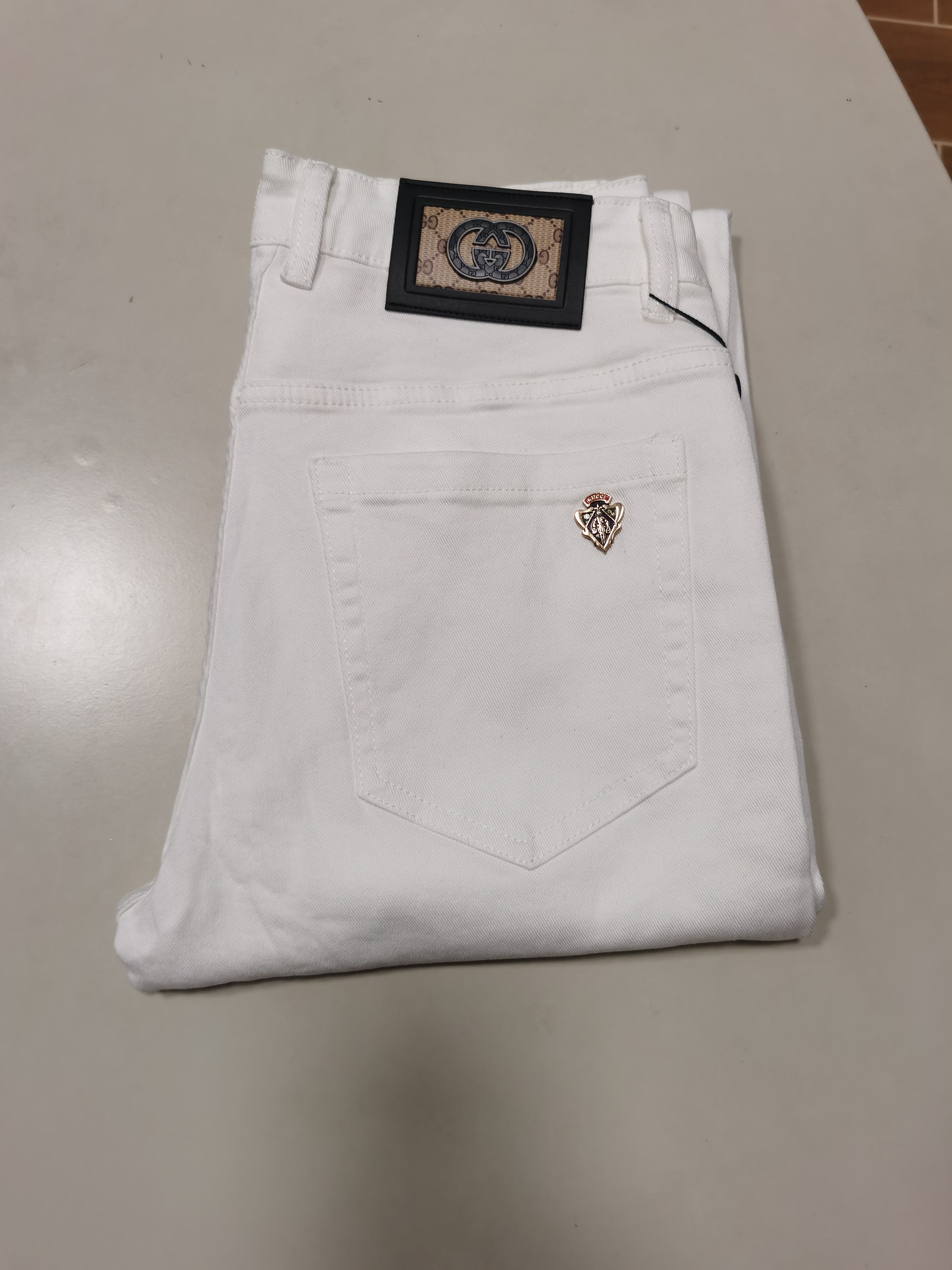 NO:645492,2025 new jeans are now available!  DIOR Dior exclusively offers new jeans, high-end versions!  Custom-made fabrics at the counter are highly breathable and comfortable, with impeccable details and brand element design concepts, reflecting high quality. It feels delicate and soft!  It presents a casual cut and the upper body shape is awesome!  Code number 29-38,,dior,dior,jeans,alexander wang198609092025新款牛仔裤上新啦！ DIOR迪奥 独家专供新款 牛仔裤,高端版本！专柜定制面料 透气舒适度高,细节无可挑剔,品牌元素设计理念,体现高品质.手感细腻柔软！呈现休闲裁剪,上身版型超赞！ 码数29-38,,dior,dior,jeans,alexander wang,Men's clothing