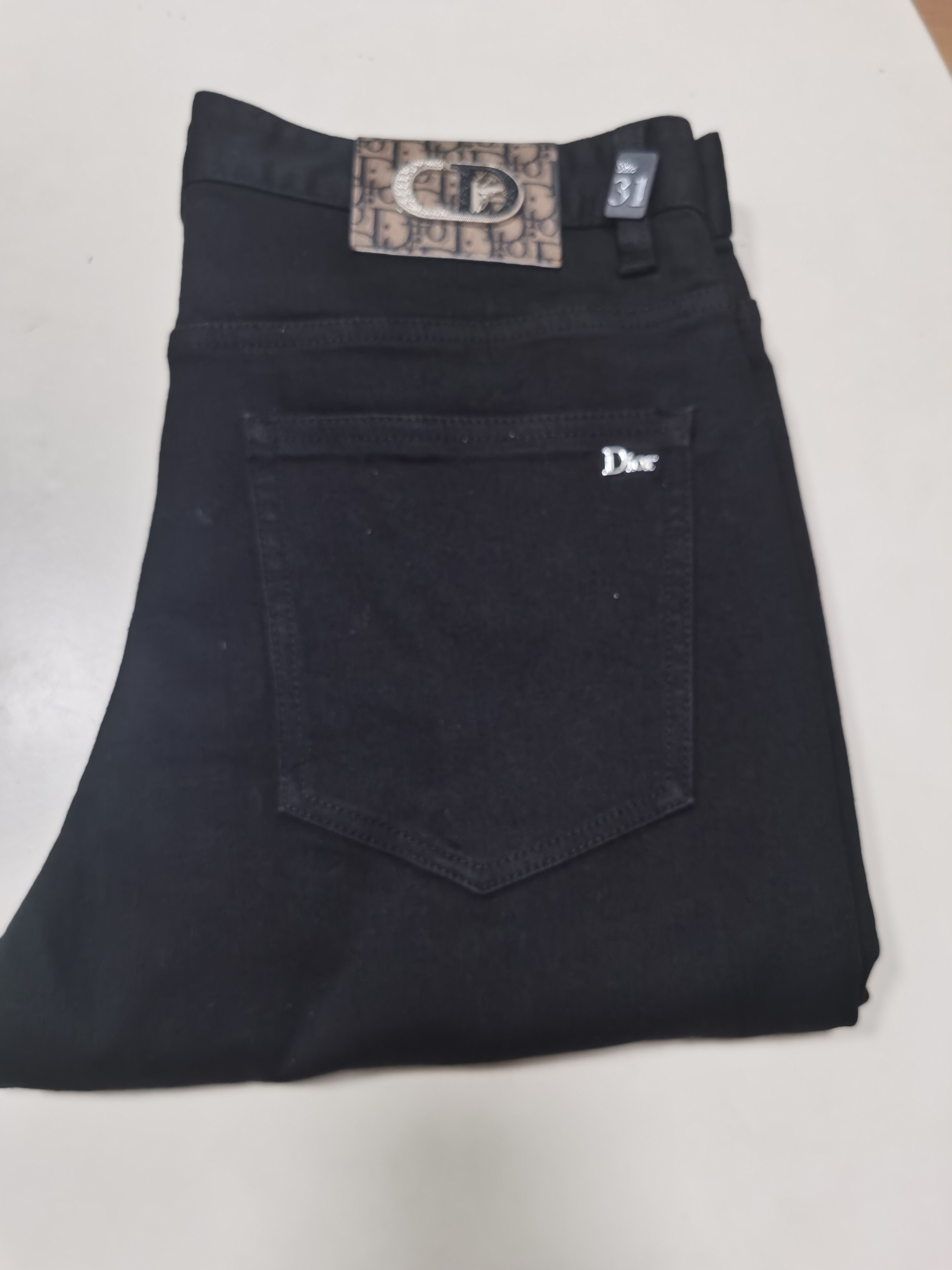 NO:614248,25 new autumn and winter jeans are available!  DIOR Dior exclusive new jeans, high-end version!  Custom-made fabrics at the counter are highly breathable and comfortable, with impeccable details and brand element design concepts, reflecting high quality. It feels delicate and soft!  It presents a casual cut and the upper body shape is awesome!  Code number 29-42,,dior,dior,jeans,alexander wang1986090925秋冬新款牛仔裤上新！ DIOR 迪奥 独家专供新款 牛仔裤,高端版本！专柜定制面料 透气舒适度高,细节无可挑剔,品牌元素设计理念,体现高品质.手感细腻柔软！呈现休闲裁剪,上身版型超赞！ 码数29-42,,dior,dior,jeans,alexander wang,Men's clothing