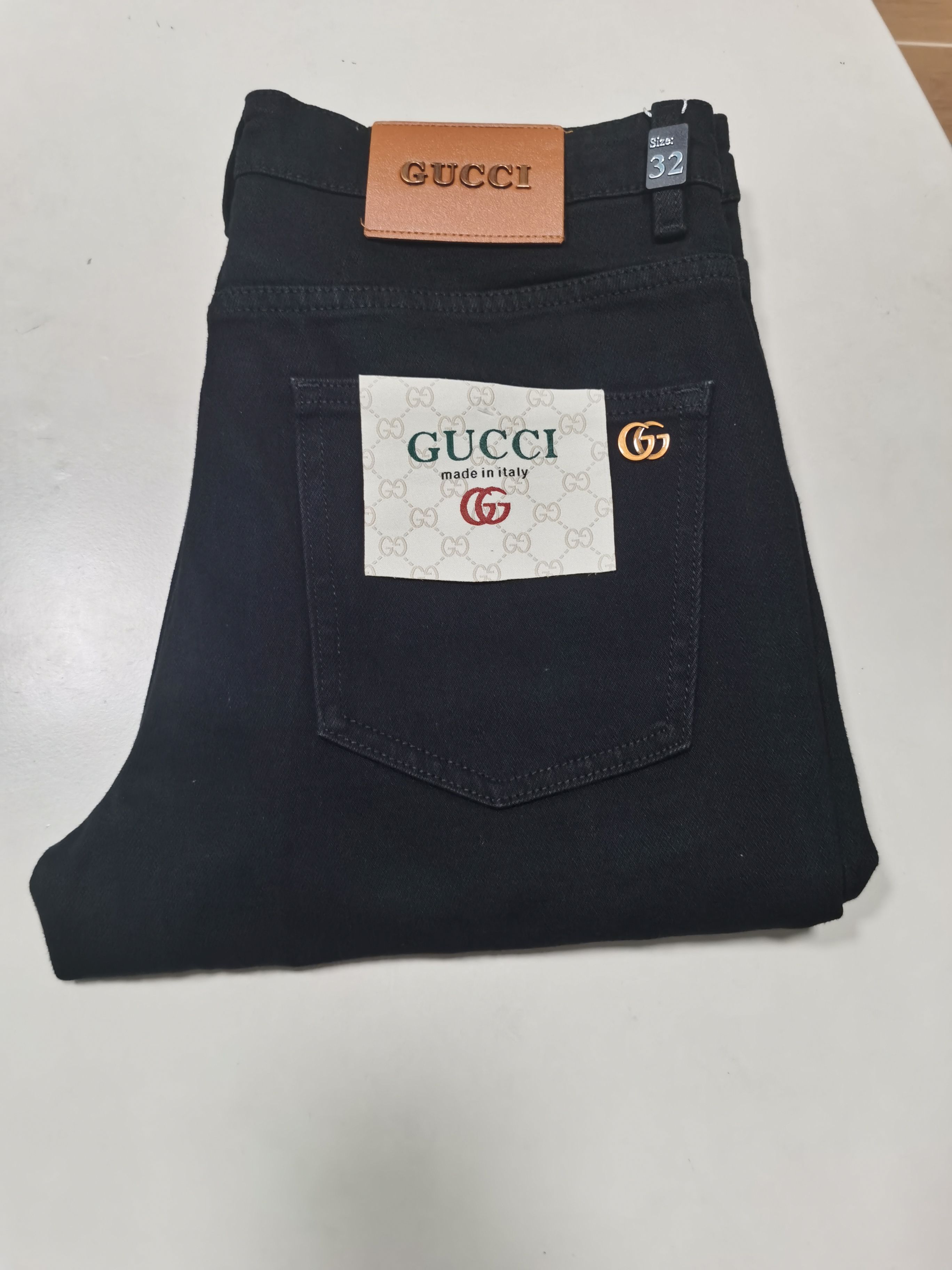 NO:614258,25 new autumn and winter jeans are available!  GUCCI Gucci exclusively offers new jeans, high-end version!  Custom-made fabrics at the counter are highly breathable and comfortable, with impeccable details and brand element design concepts, reflecting high quality. It feels delicate and soft!  It presents a casual cut and the upper body shape is awesome!  Code number 29-42,,gucci,gucci,jeans,alexander wang1986090925秋冬新款牛仔裤上新！ GUCCI古驰 独家专供新款 牛仔裤,高端版本！专柜定制面料 透气舒适度高,细节无可挑剔,品牌元素设计理念,体现高品质.手感细腻柔软！呈现休闲裁剪,上身版型超赞！ 码数29-42,,gucci,gucci,jeans,alexander wang,Men's clothing