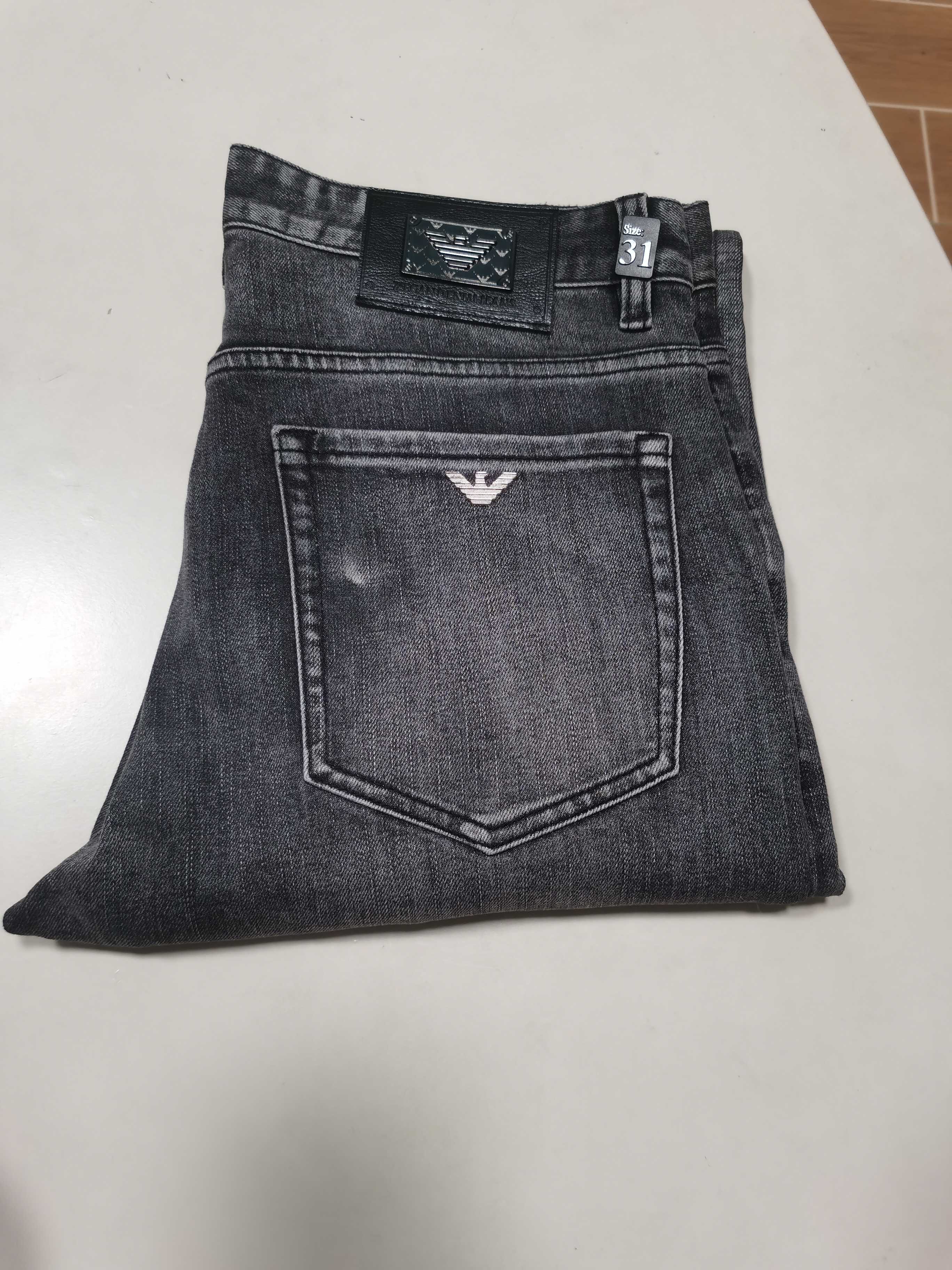 NO:614260,25 new autumn and winter jeans are available!  EA Armani exclusively offers new jeans, high-end version!  Custom-made fabrics at the counter are highly breathable and comfortable, with impeccable details and brand element design concepts, reflecting high quality. It feels delicate and soft!  It presents a casual cut and the upper body shape is awesome!  Code number 29-42,,armani,jeans,alexander wang1986090925秋冬新款牛仔裤上新！ EA 阿玛尼 独家专供新款 牛仔裤,高端版本！专柜定制面料 透气舒适度高,细节无可挑剔,品牌元素设计理念,体现高品质.手感细腻柔软！呈现休闲裁剪,上身版型超赞！ 码数29-42,,armani,jeans,alexander wang,Men's clothing