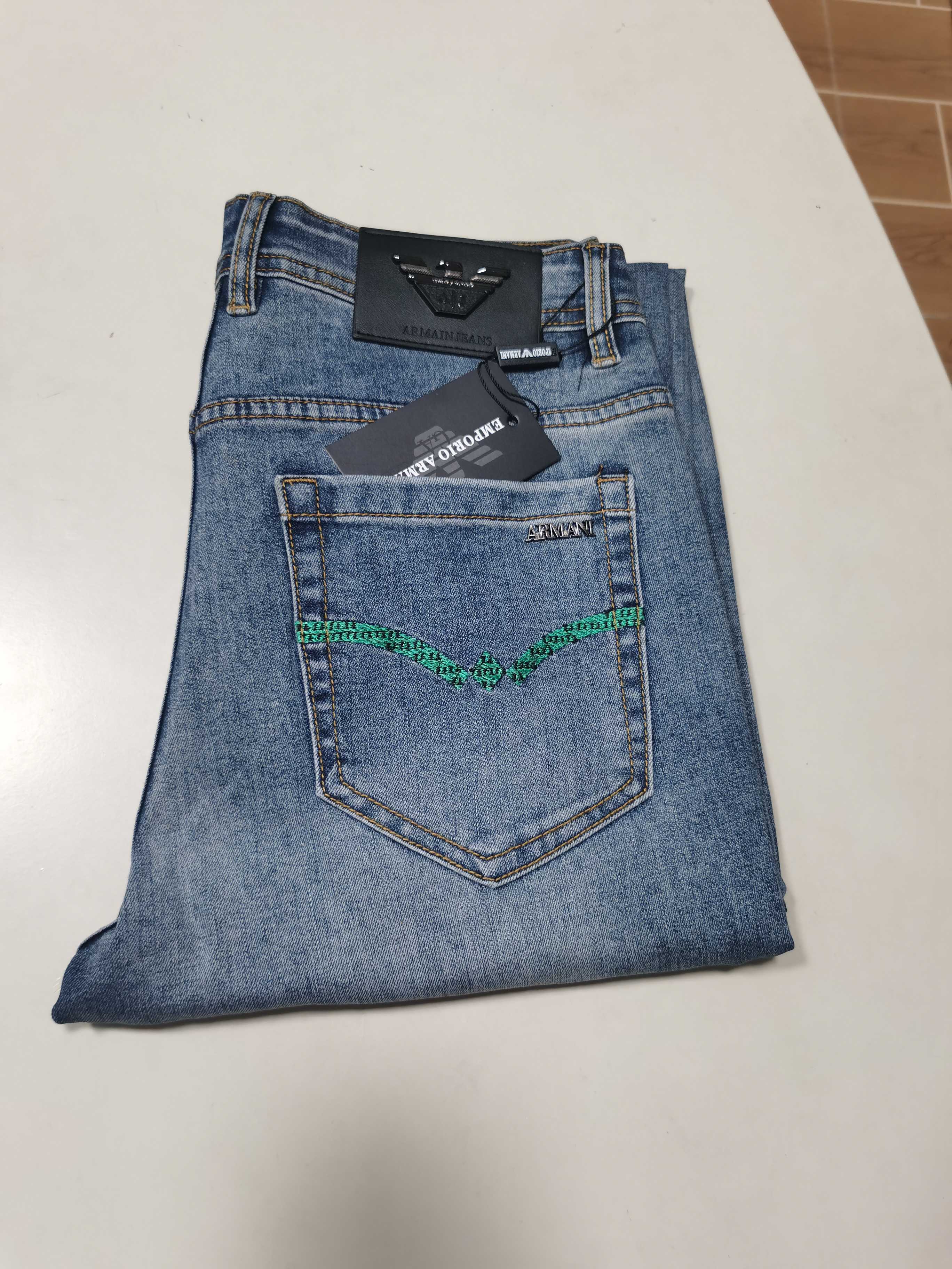 NO:833674,EA Armani exclusively offers new jeans, high-end version!  Custom-made fabrics at the counter are highly breathable and comfortable, with impeccable details and brand element design concepts, reflecting high quality. It feels delicate and soft!  It presents a casual cut and the upper body shape is awesome!  Code number 29-38,,armani,jeans,19860909EA 阿玛尼 独家专供新款 牛仔裤,高端版本！专柜定制面料 透气舒适度高,细节无可挑剔,品牌元素设计理念,体现高品质.手感细腻柔软！呈现休闲裁剪,上身版型超赞！ 码数29-38,,armani,jeans,,Men's clothing